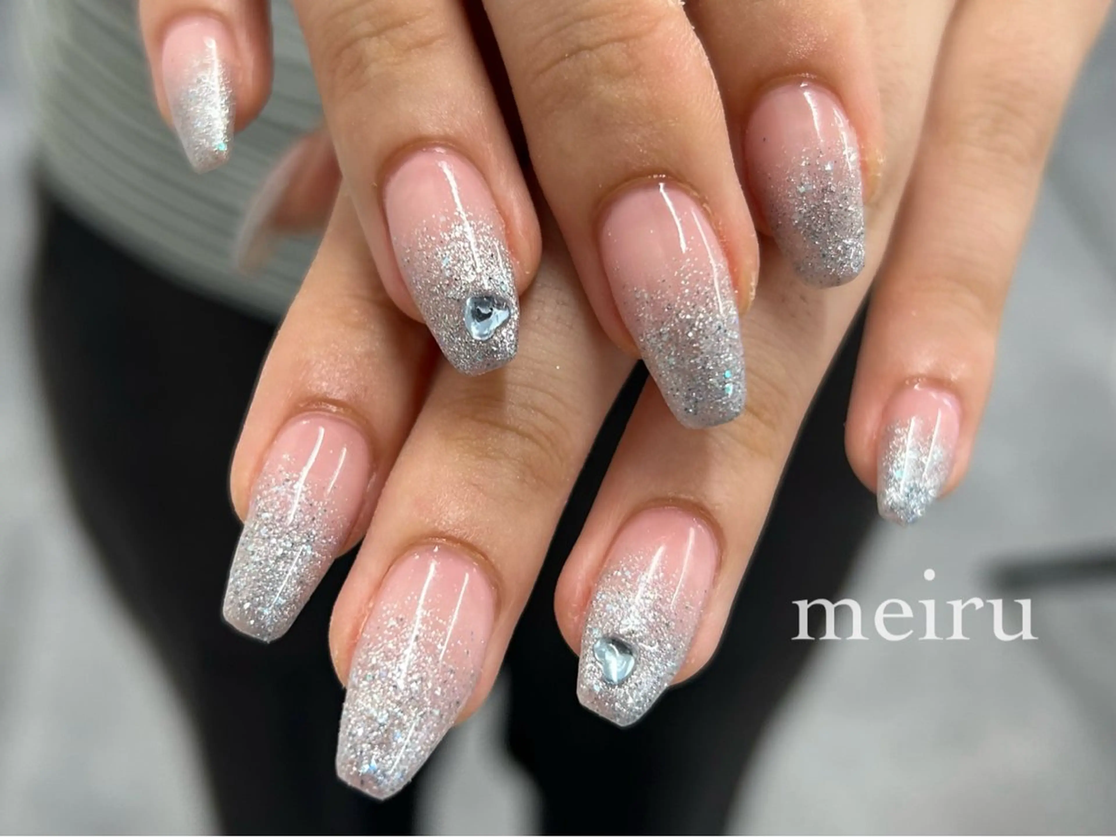 ネイル フラッシュネイル グラデーション ラメ(グリッター) マグネットネイル ハンドネイル ハンドケア 🤍meiru 🤍ネイリストのネイルデザイン