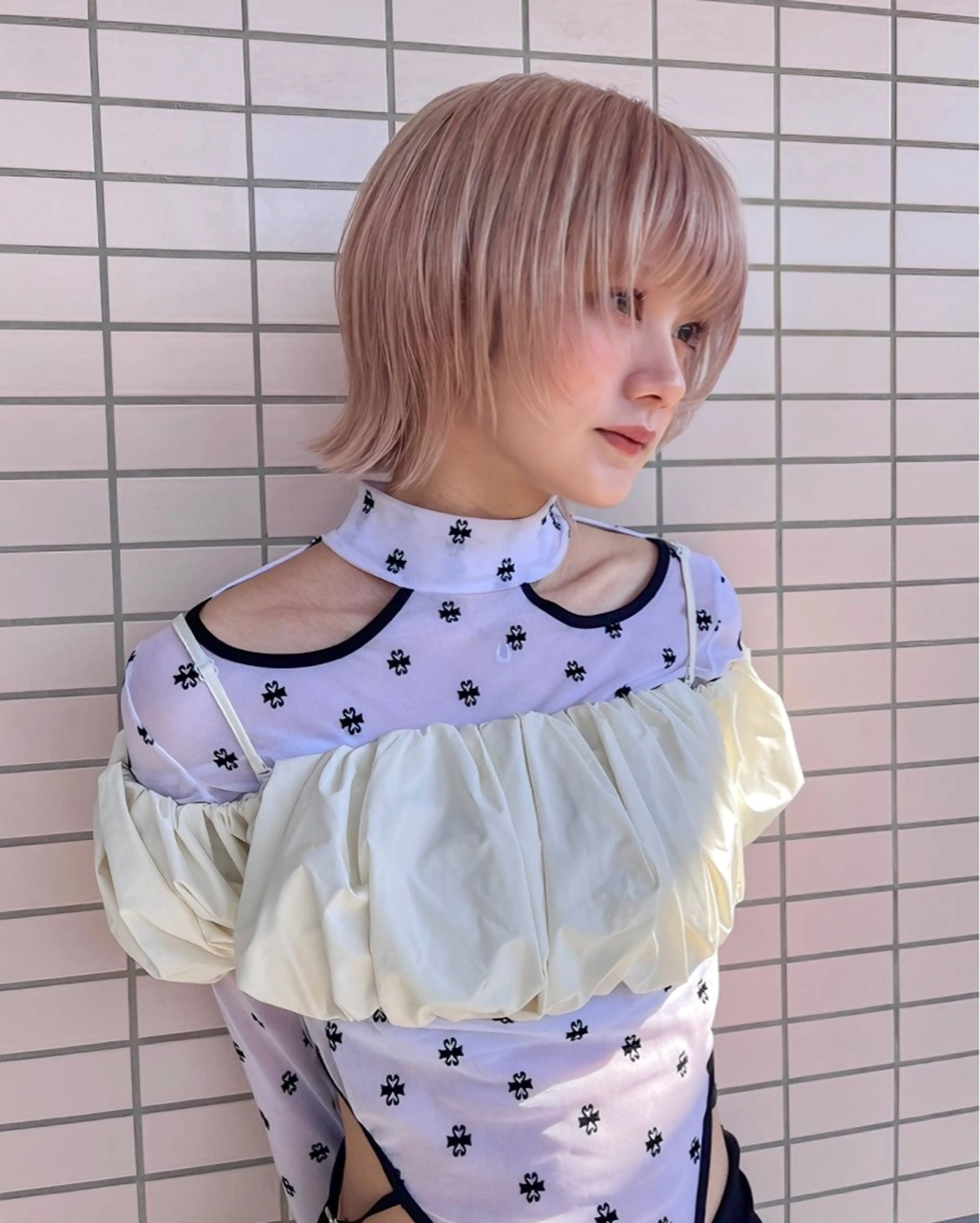 ショート カラー ブリーチ ダブルカラー ピンクカラー カット ヘアカラー トリートメント 色素薄めカラー❤︎ chihiroのヘアスタイル