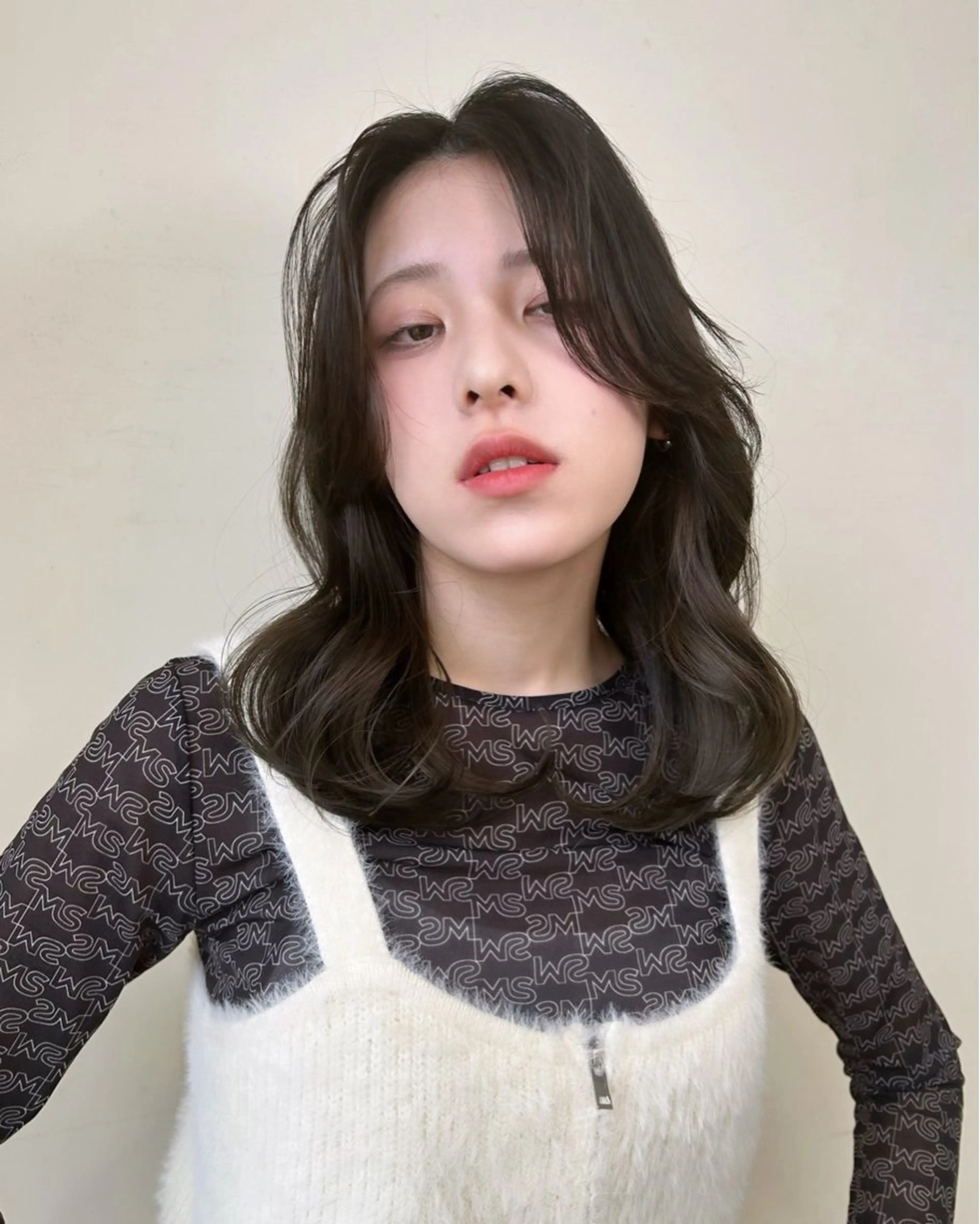 【🌟人気No.1クーポン🉐】前髪カット🌟➕艶カラー+前処理キラ水トリートメント🌸✨️の写真