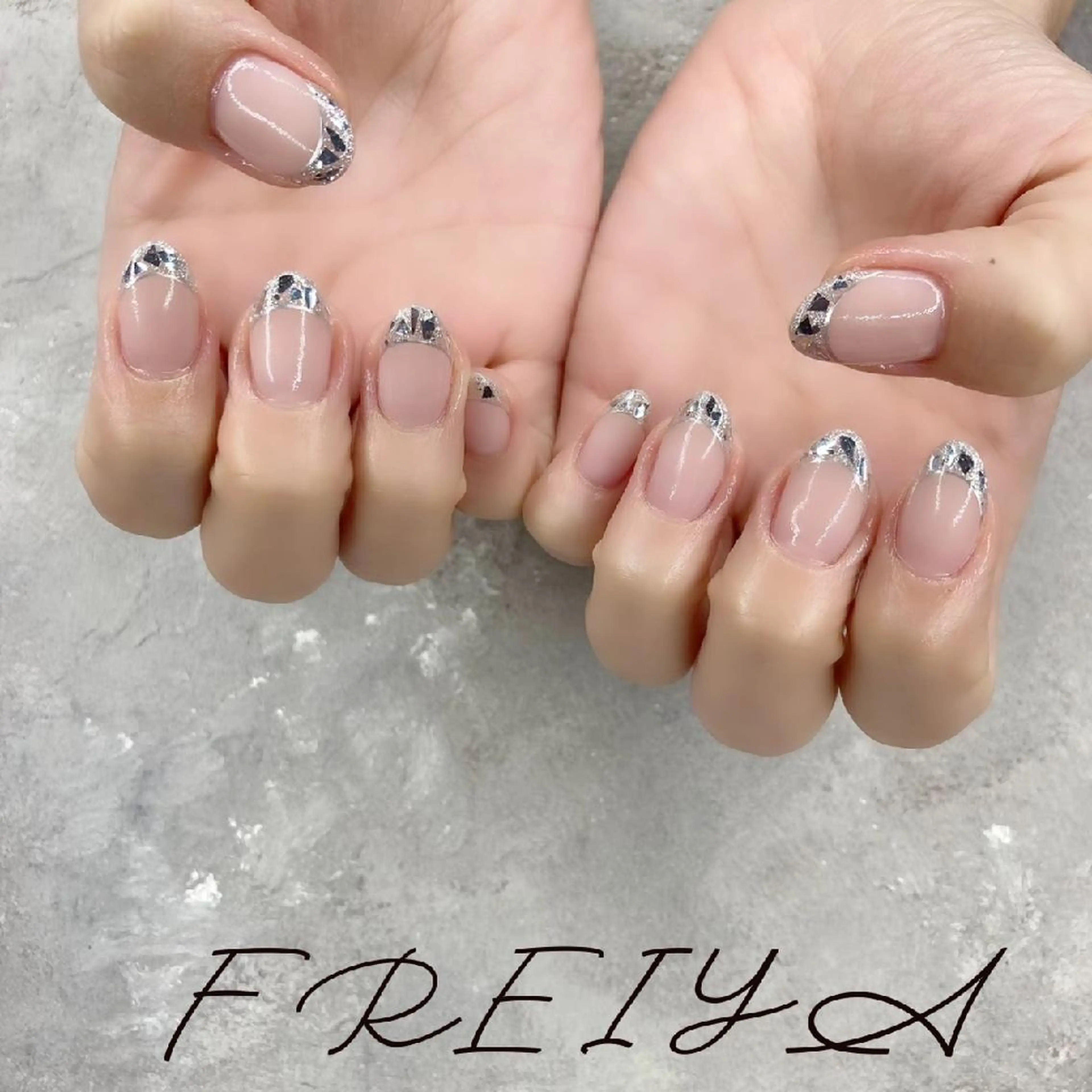 ネイル FREIYA所属・FREIYA マツエク、ネイルの眉毛・アイブロウイメージ