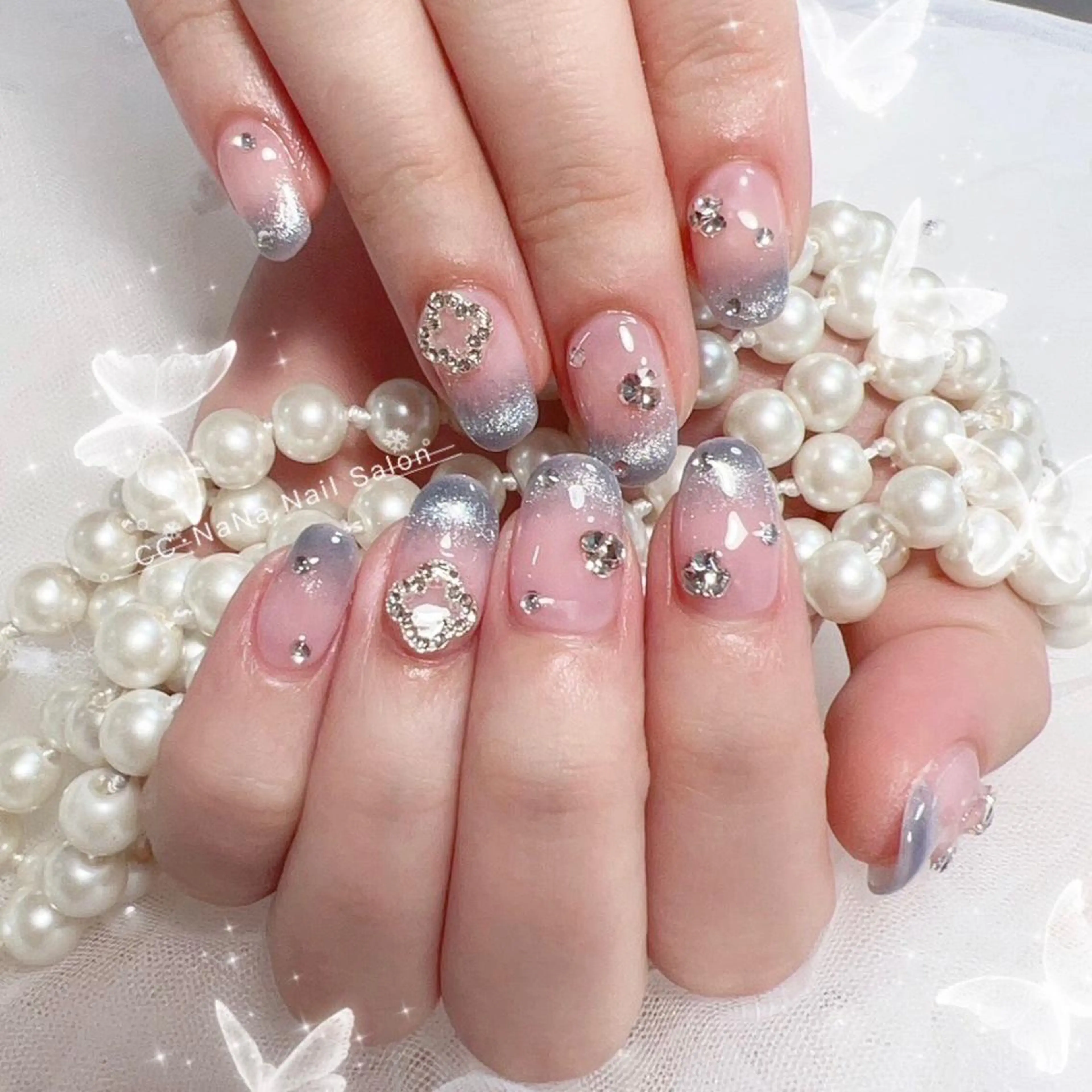 ネイル チークネイル フラッシュネイル ハート キラキラネイル 韓国ネイル 💎CC・NaNa 韓国風ネイル🌙のネイルデザイン