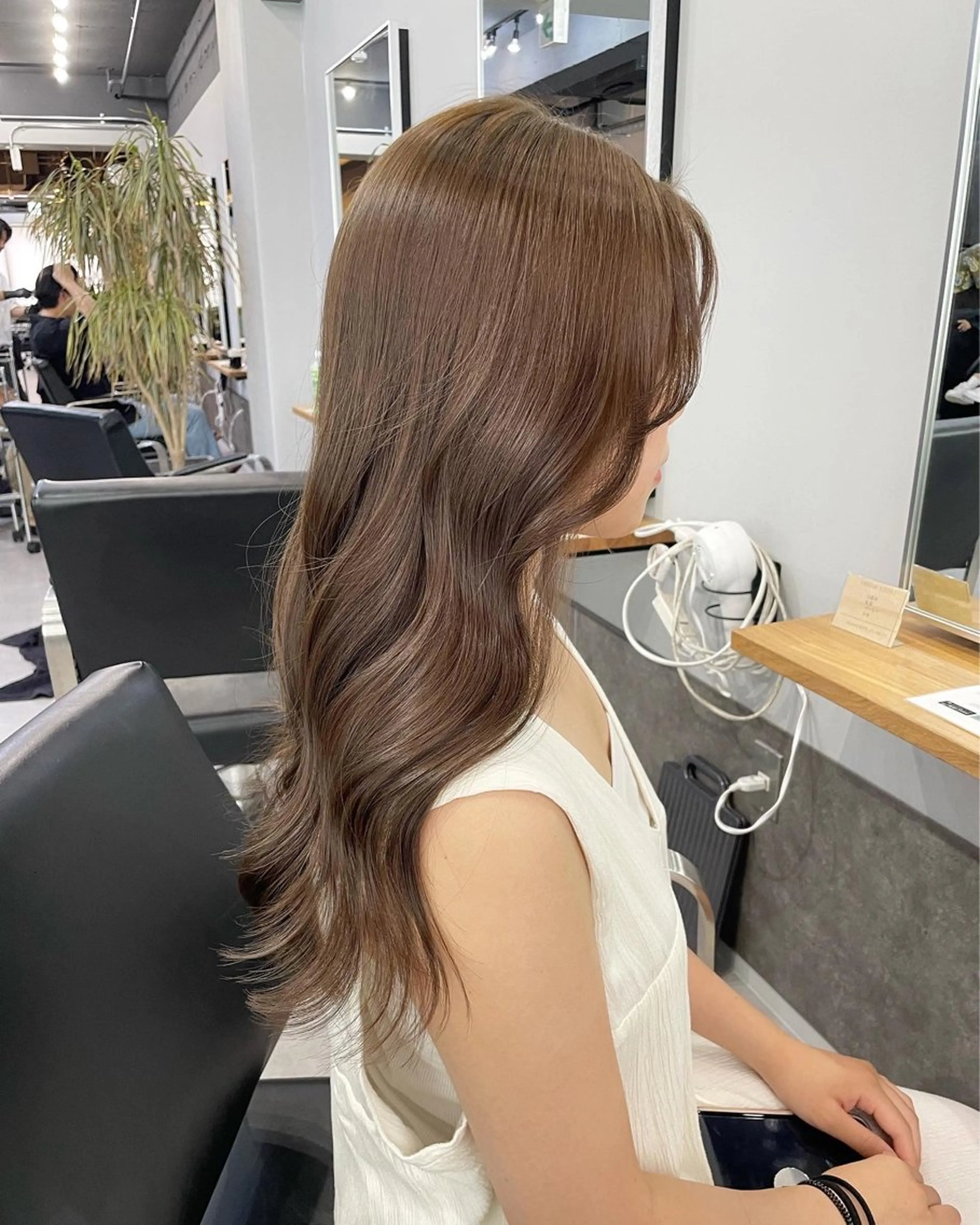 ロング カラー カット ミルクティーベージュ ❤︎レイヤー　MIAのヘアスタイル