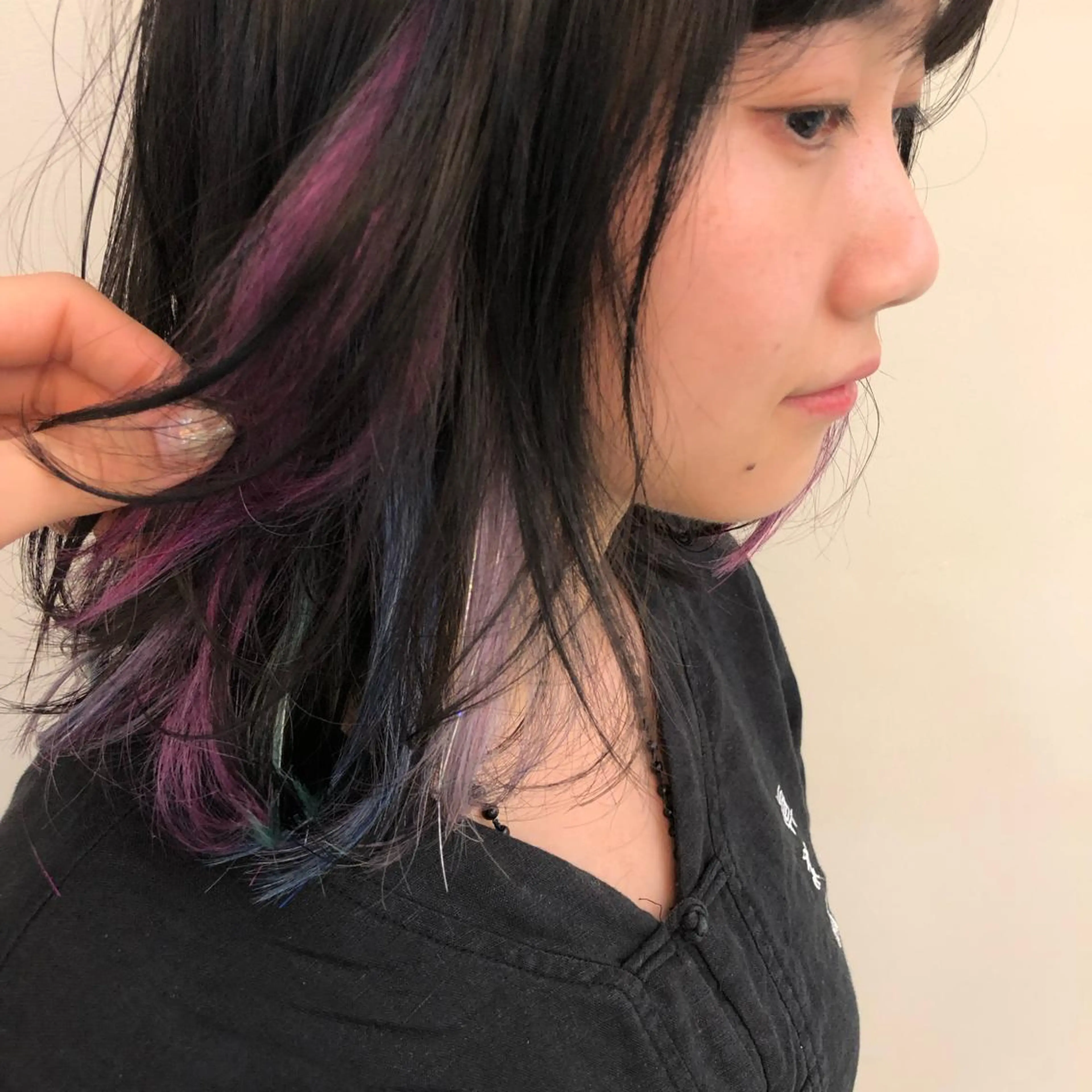 ミディアム エクステ エクステ ハイトーン 💭黒崎ハルカのヘアスタイル