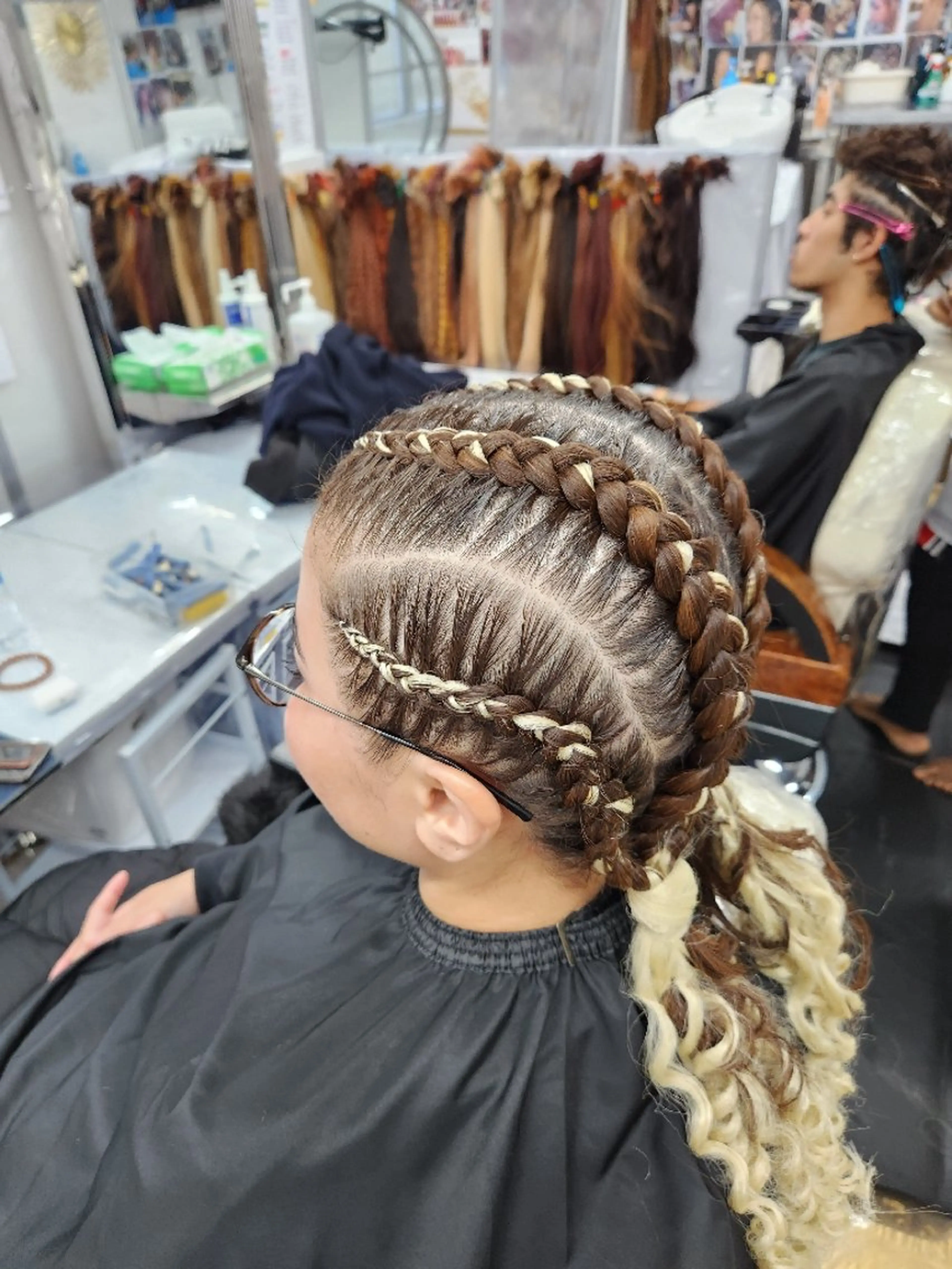  渡辺 マリのヘアスタイル