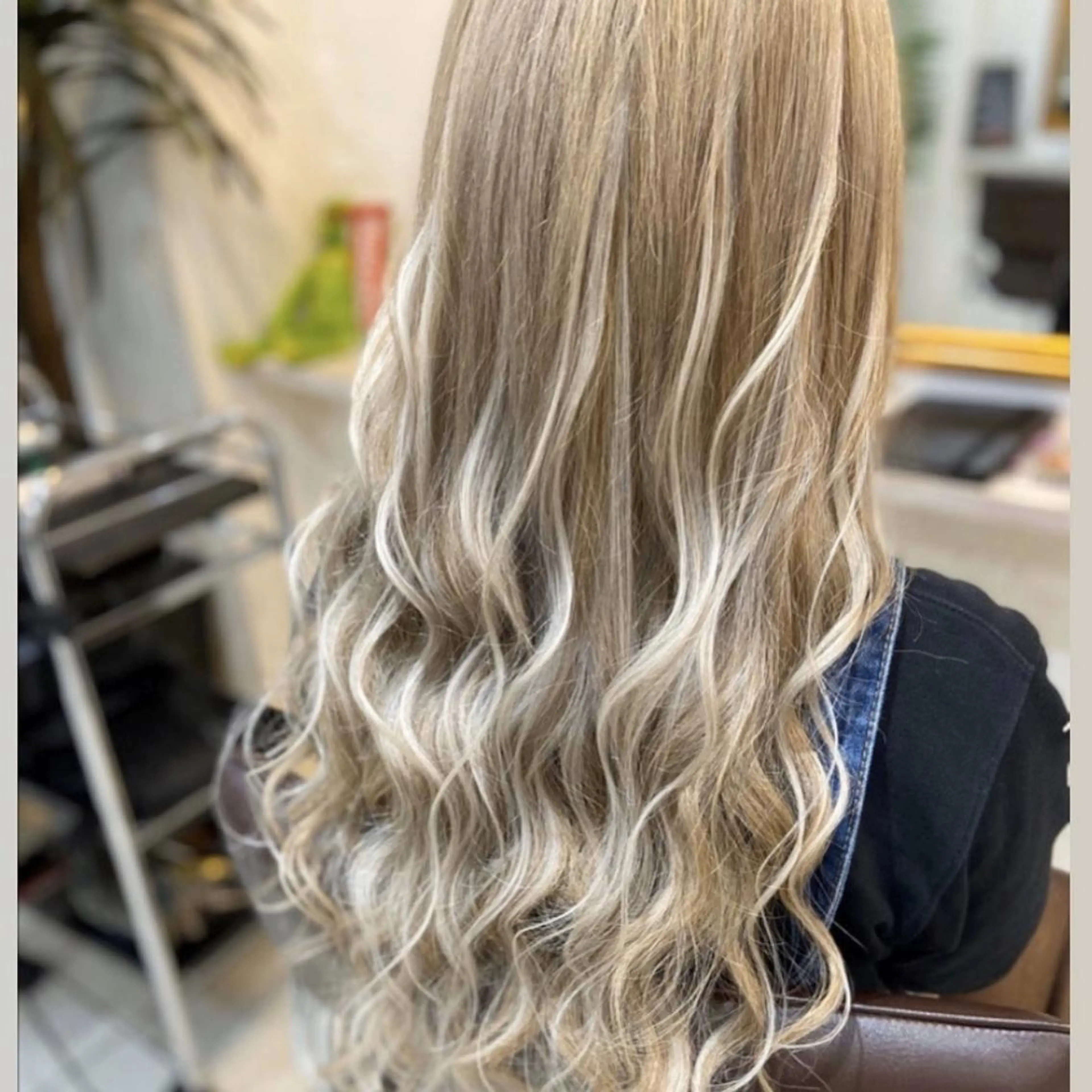カラー バレイヤージュ ブリーチ ケアブリーチ ハイライトカラー エクステ地域最安値★ Device梅田のヘアスタイル