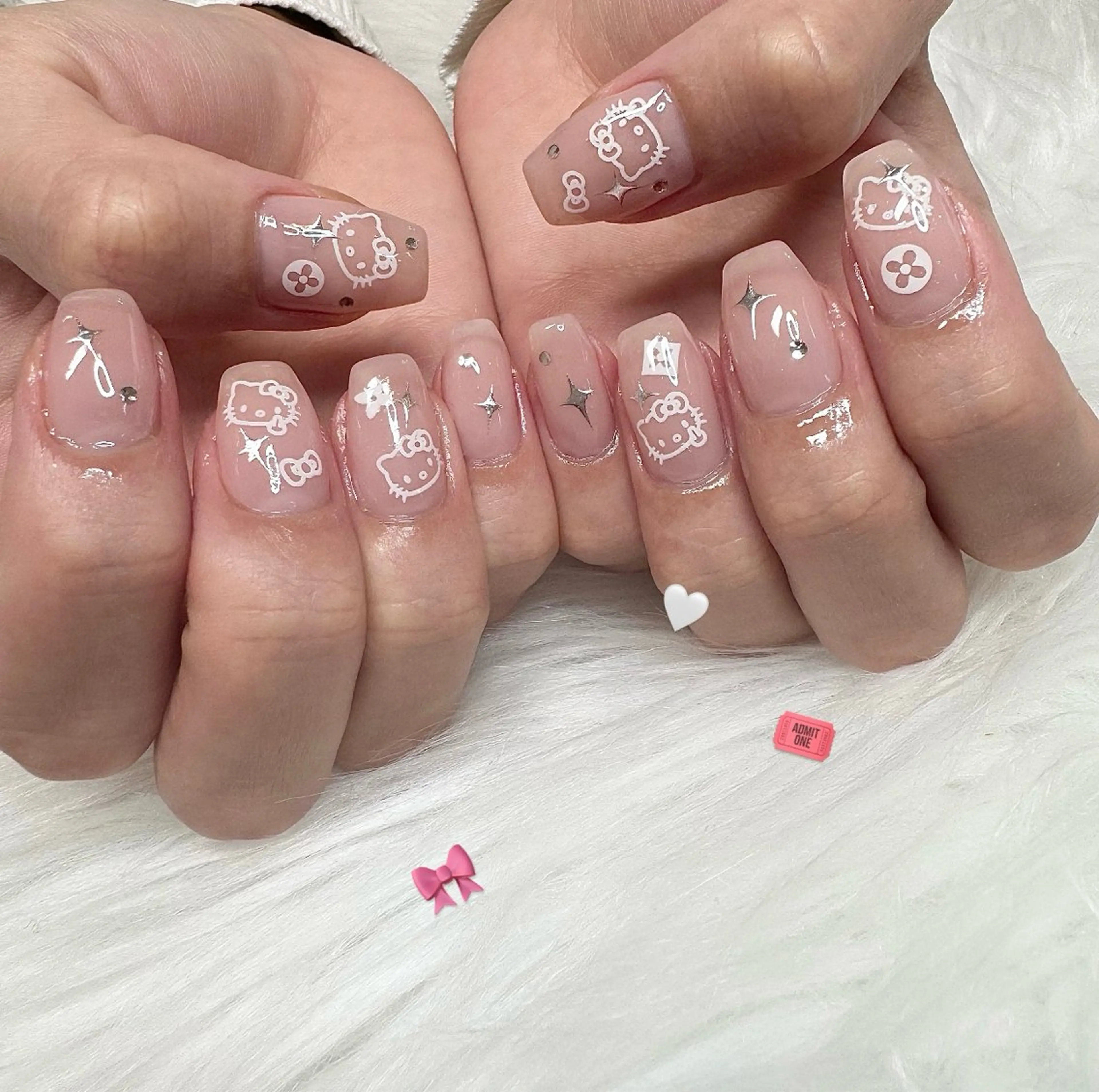 ネイル ハンドネイル La neige* yuki 🥯🍑のネイルデザイン