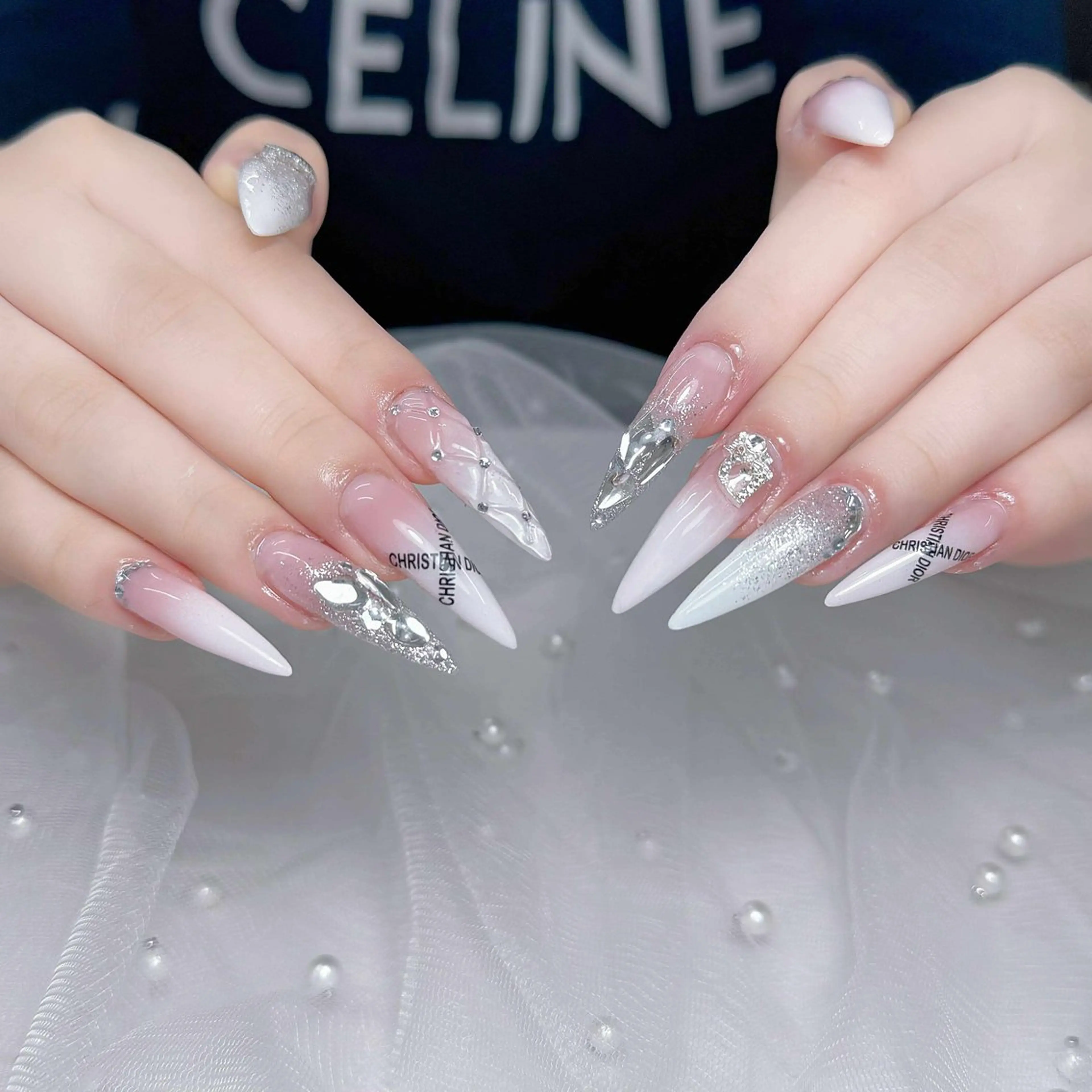ネイル ハンドネイル ハンドケア Nova Nail Nambaのネイルデザイン
