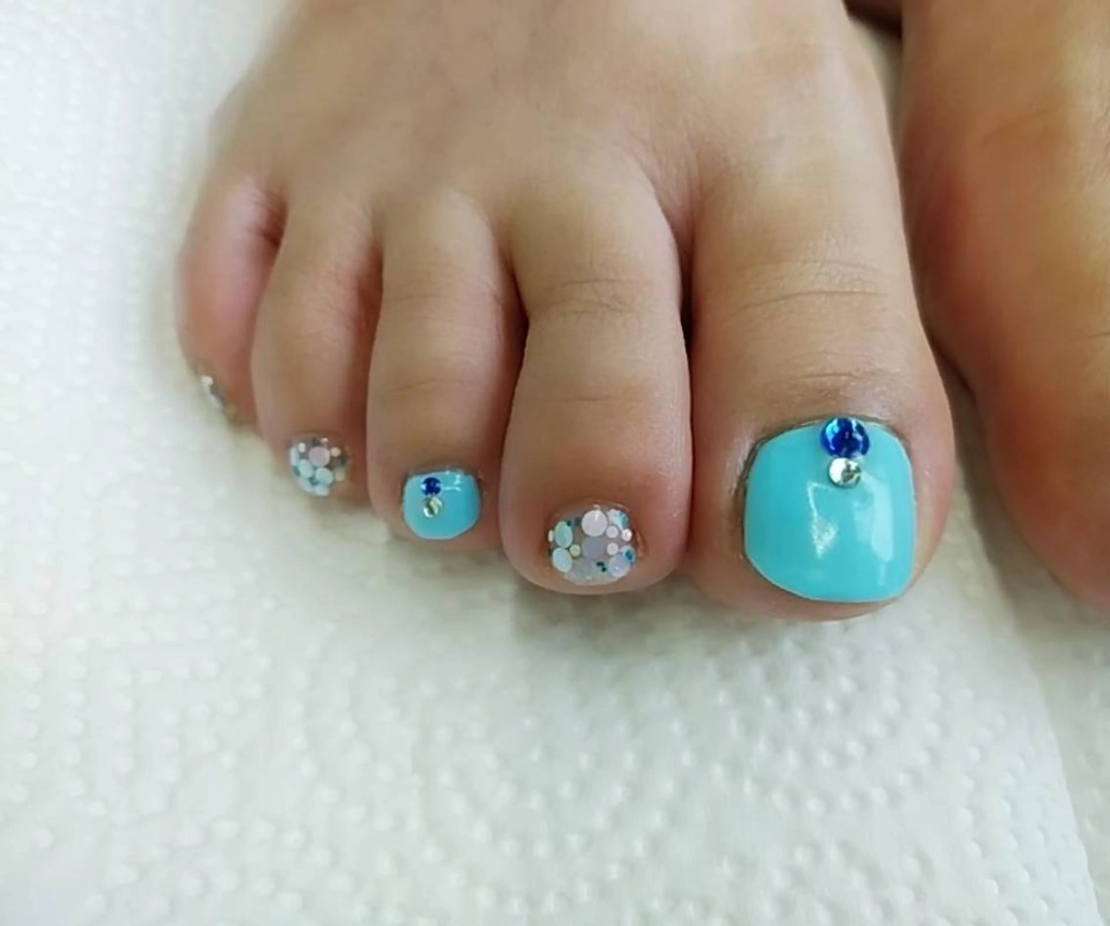 ネイル フットネイル ジェルネイル ホログラムネイル プライベートサロン RosyLily所属・プライベートサロン Rosy Lilyのネイルデザイン