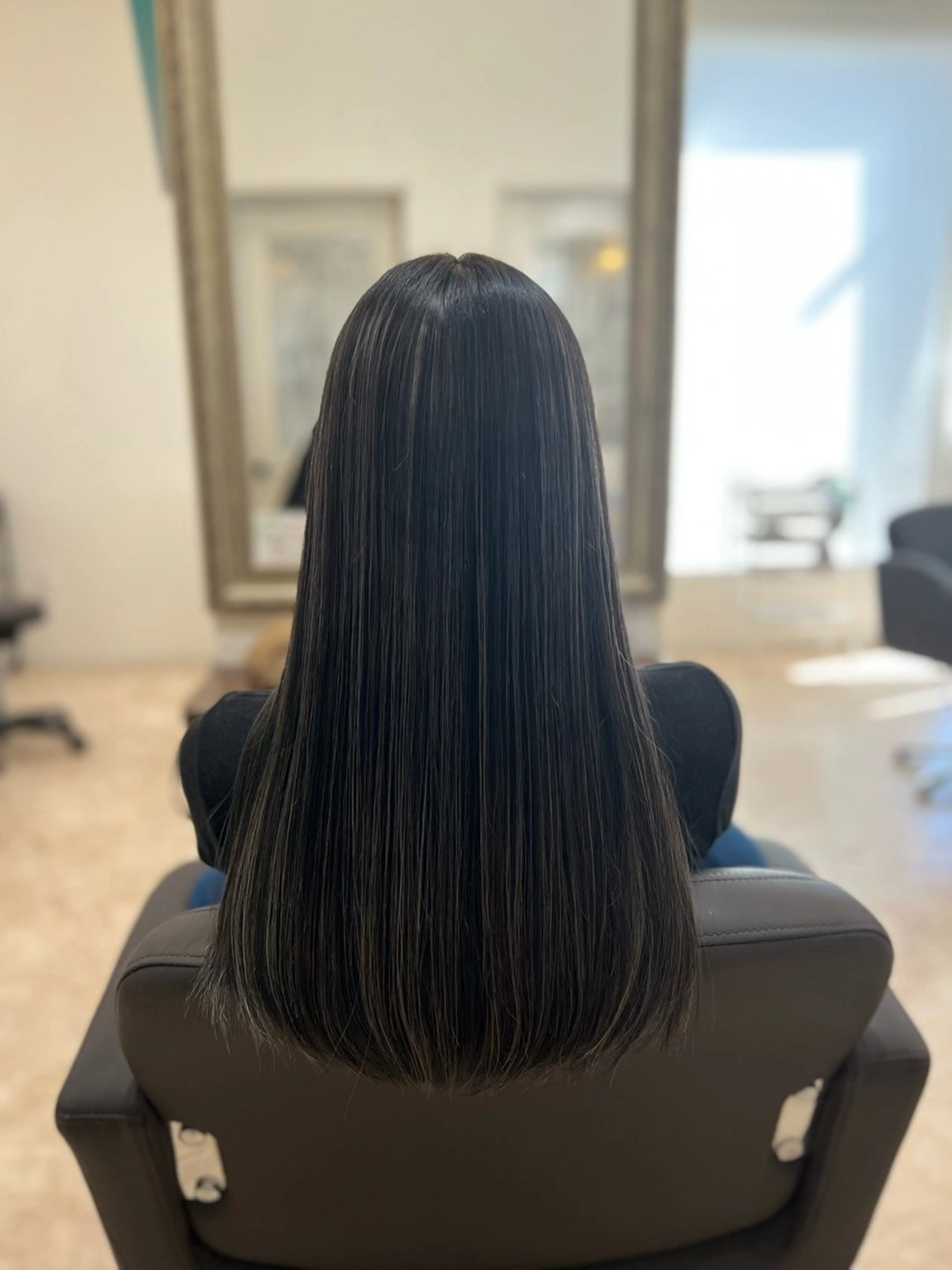 ロング 小泉 加那のヘアスタイル