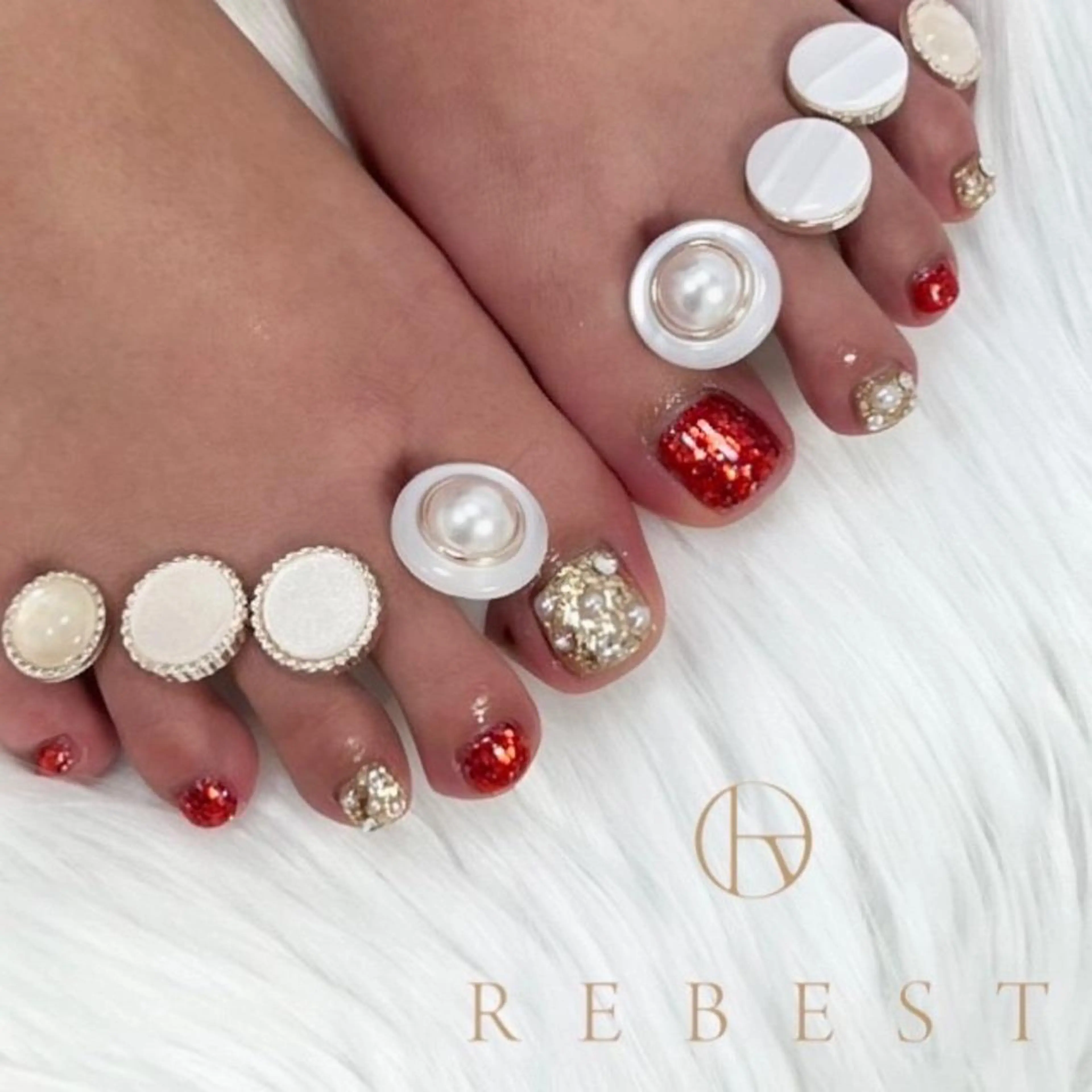 ネイル フットネイル フットネイル ｎａｉｌ＆ｅｙｅ🐰 ＲＥＢＥＳＴ心斎橋店のネイルデザイン