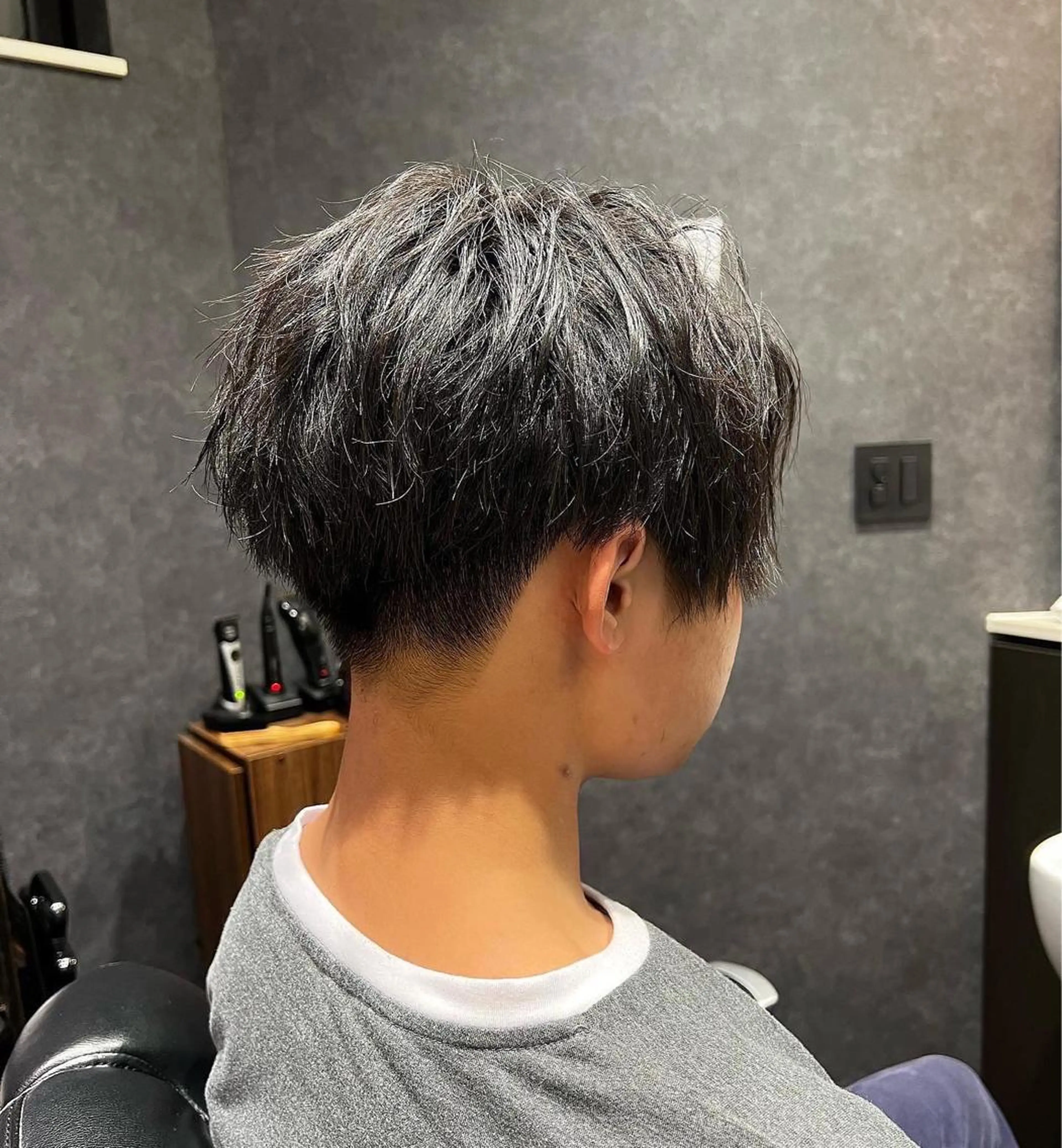 ショート カラー メンズ キッズ アップバング センターパート メンズパーマ ショートヘア BARBER SUGIYAMA所属・北千住理容室バーバー 小堀悠作のヘアスタイル