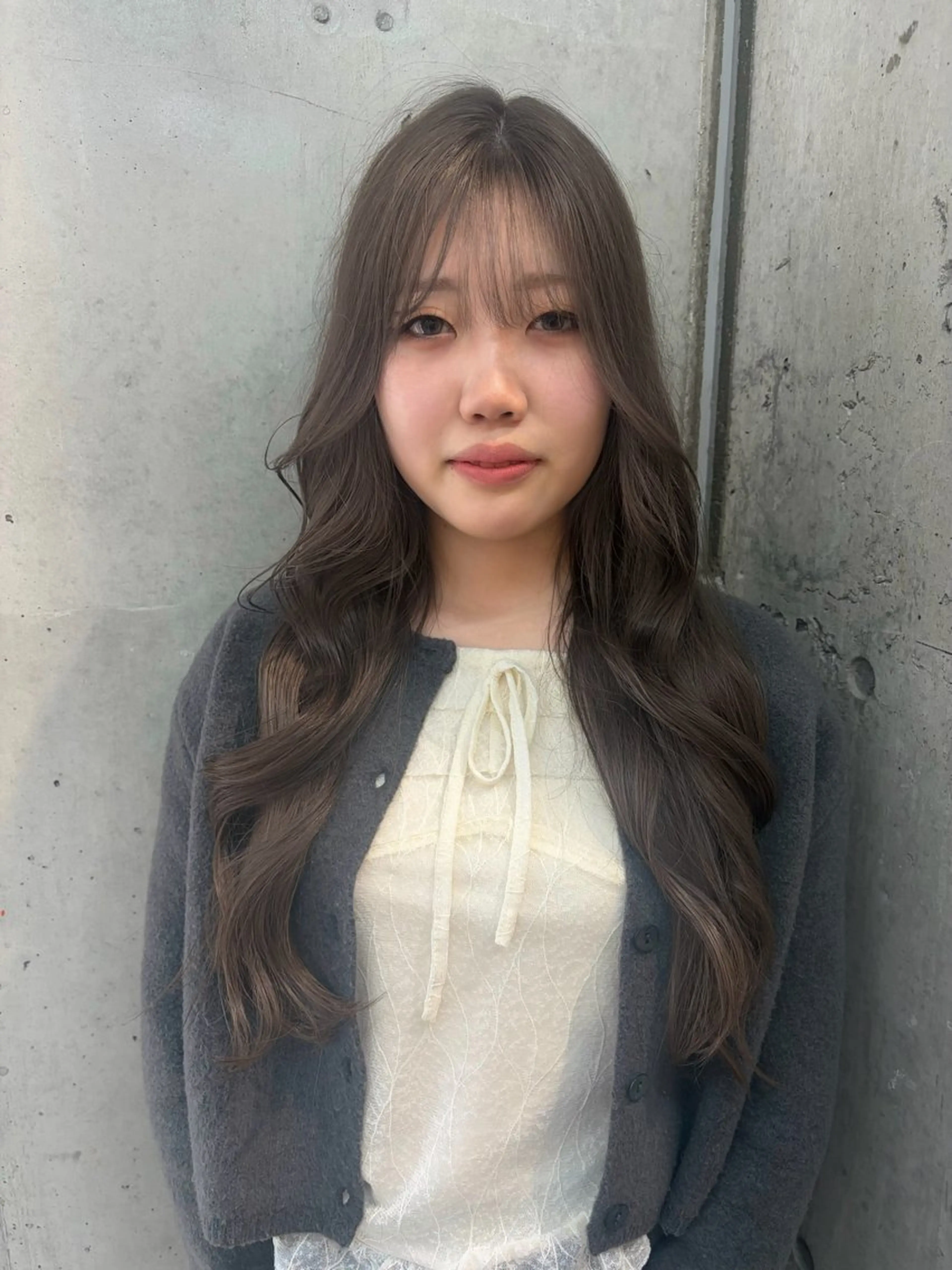 ロング カラー ベージュカラー ブリーチ ブルーカラー 透明感カラー ヘアカラー [lani ] konatsuのヘアスタイル