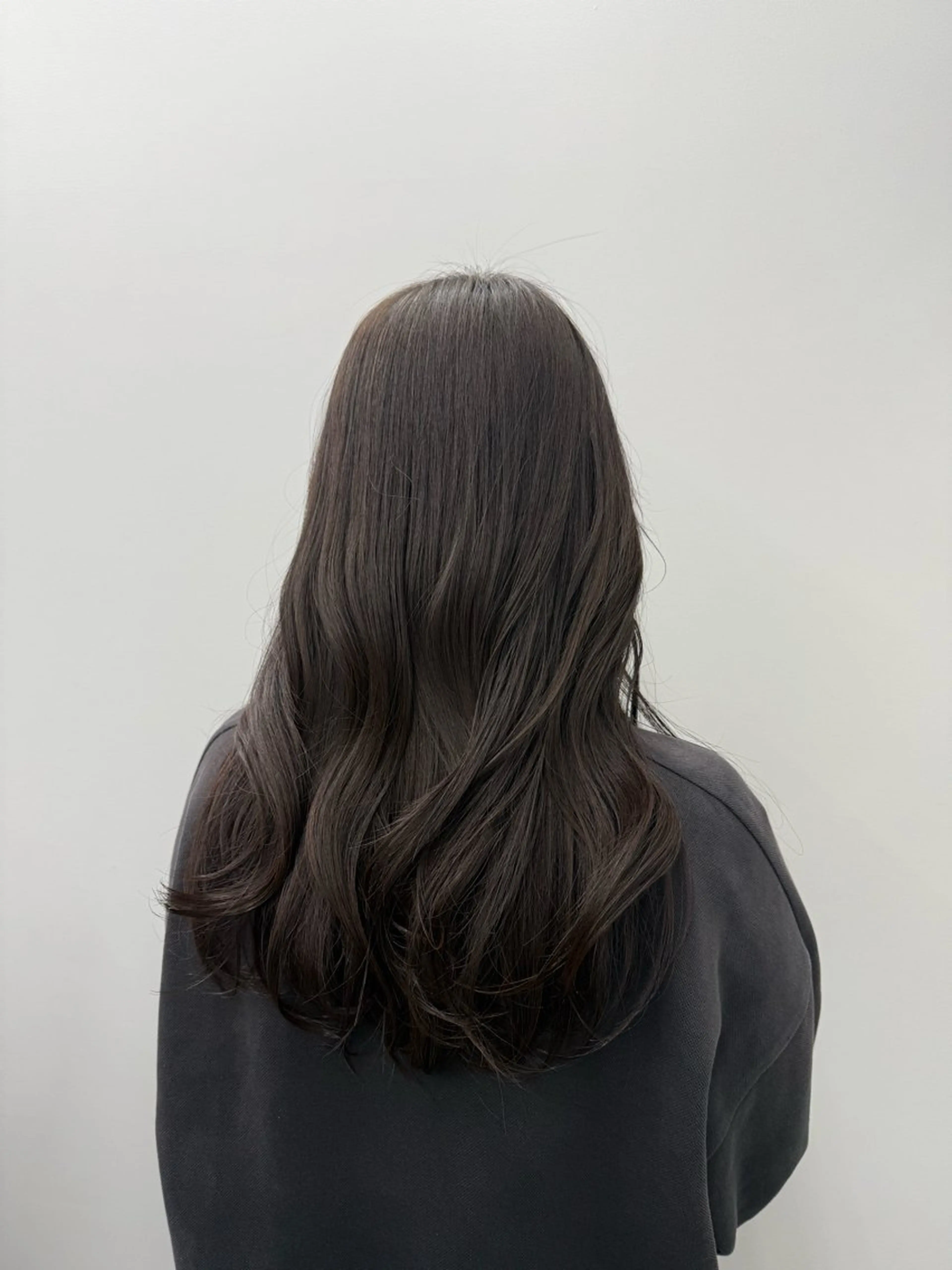 セミロング ヘアカラー トリートメント SARINA ROCCO3rdのヘアスタイル