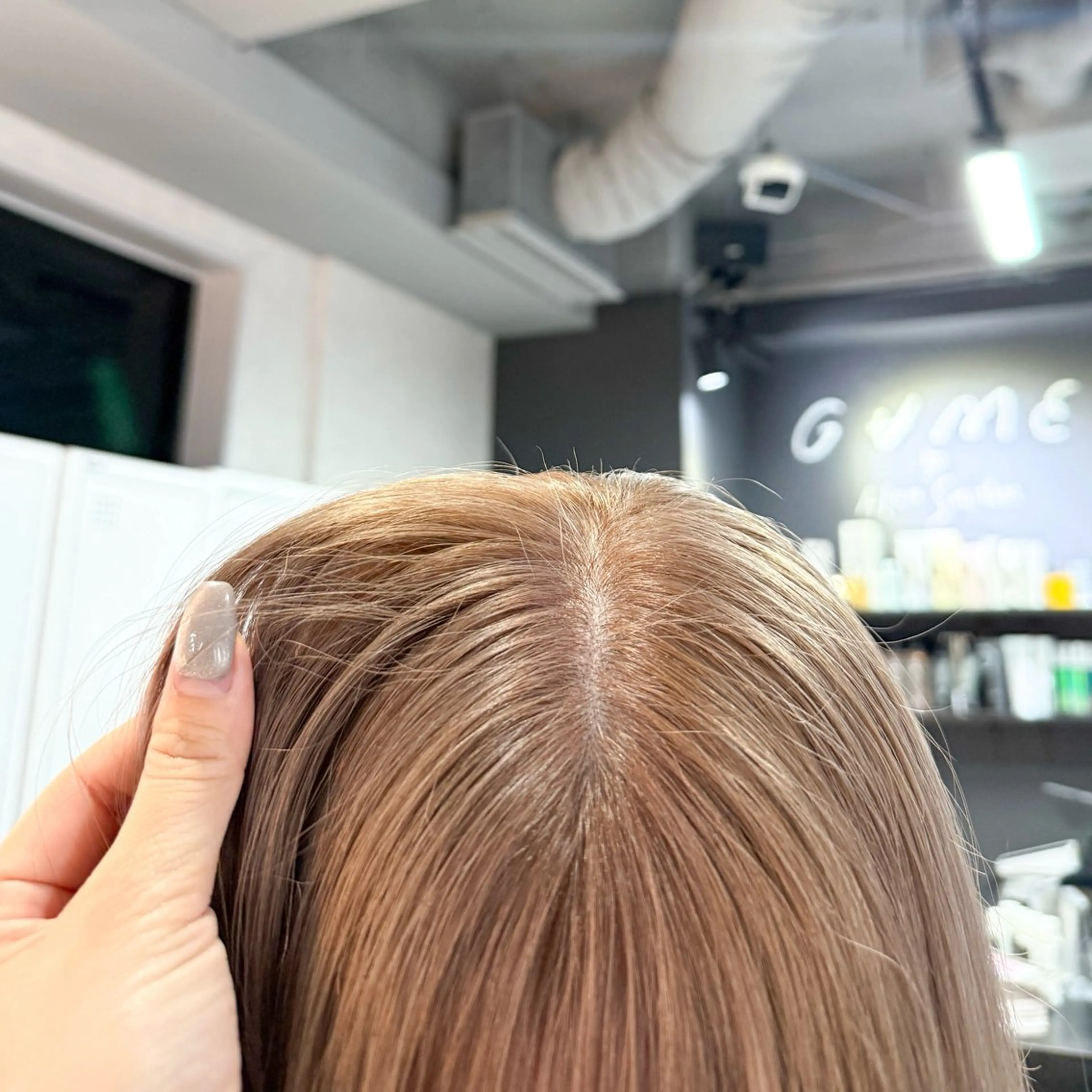 ミディアム カラー ベージュカラー ブリーチ ケアブリーチ ミルクティーベージュ ヘアカラー トリートメント レイヤー/暖色/ ミルクティー/マリアのヘアスタイル