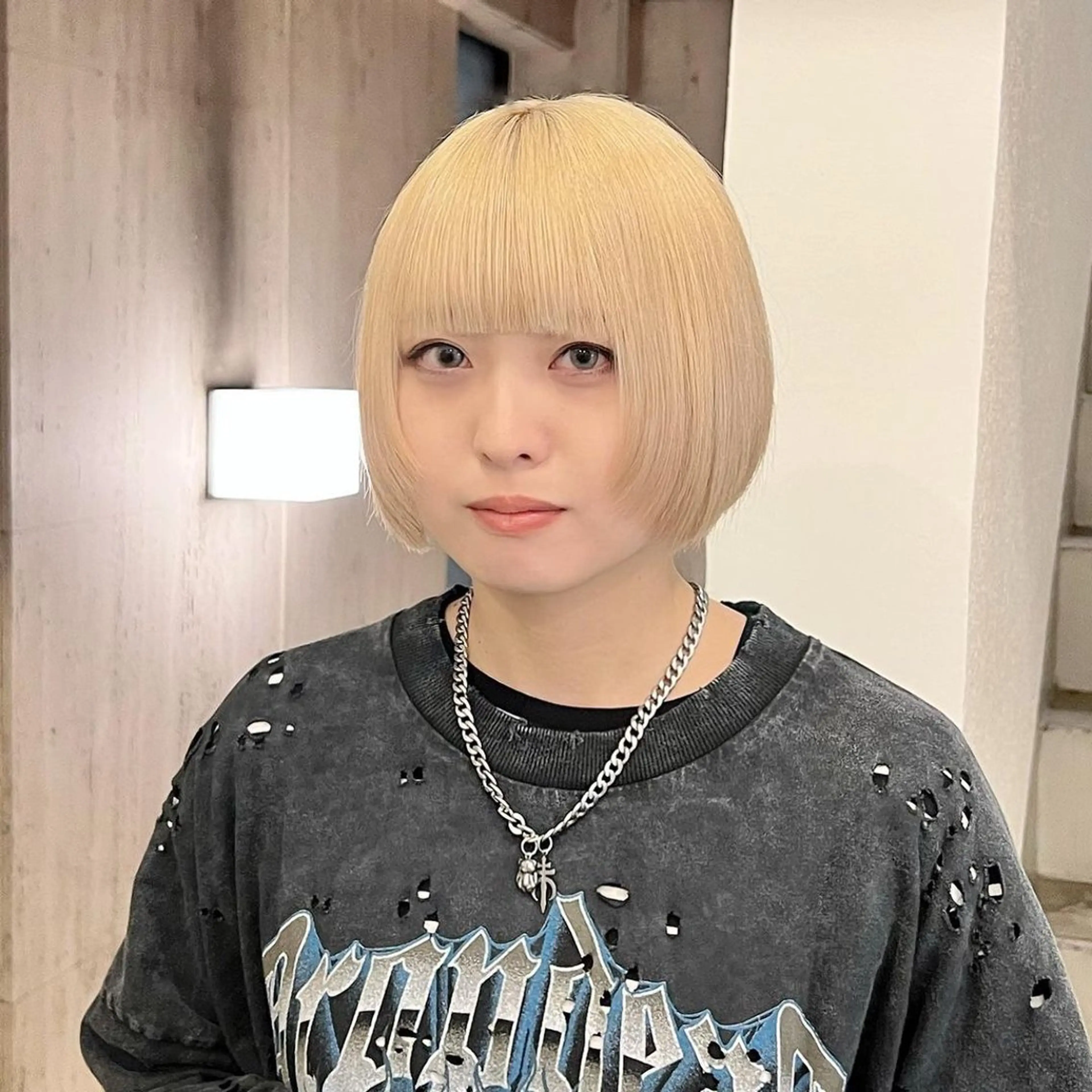 ショート カラー 抜きっぱなしブロンド ブロンド ヘアカラー ムラ修正💎 艶髪ハイトーン💎のヘアスタイル