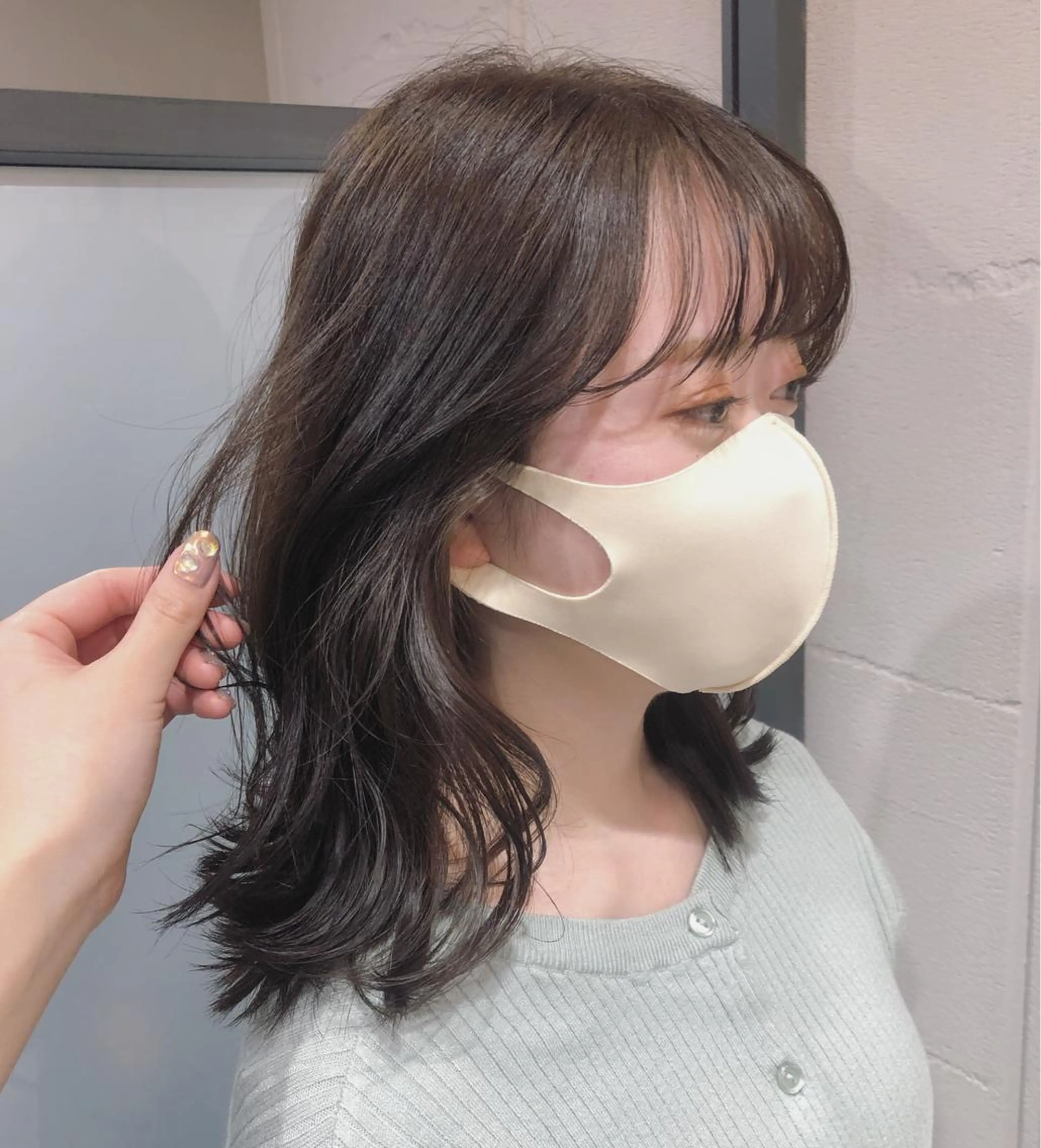 セミロング カラー ヘアアレンジ 透明感カラー 関谷 あいみのヘアスタイル