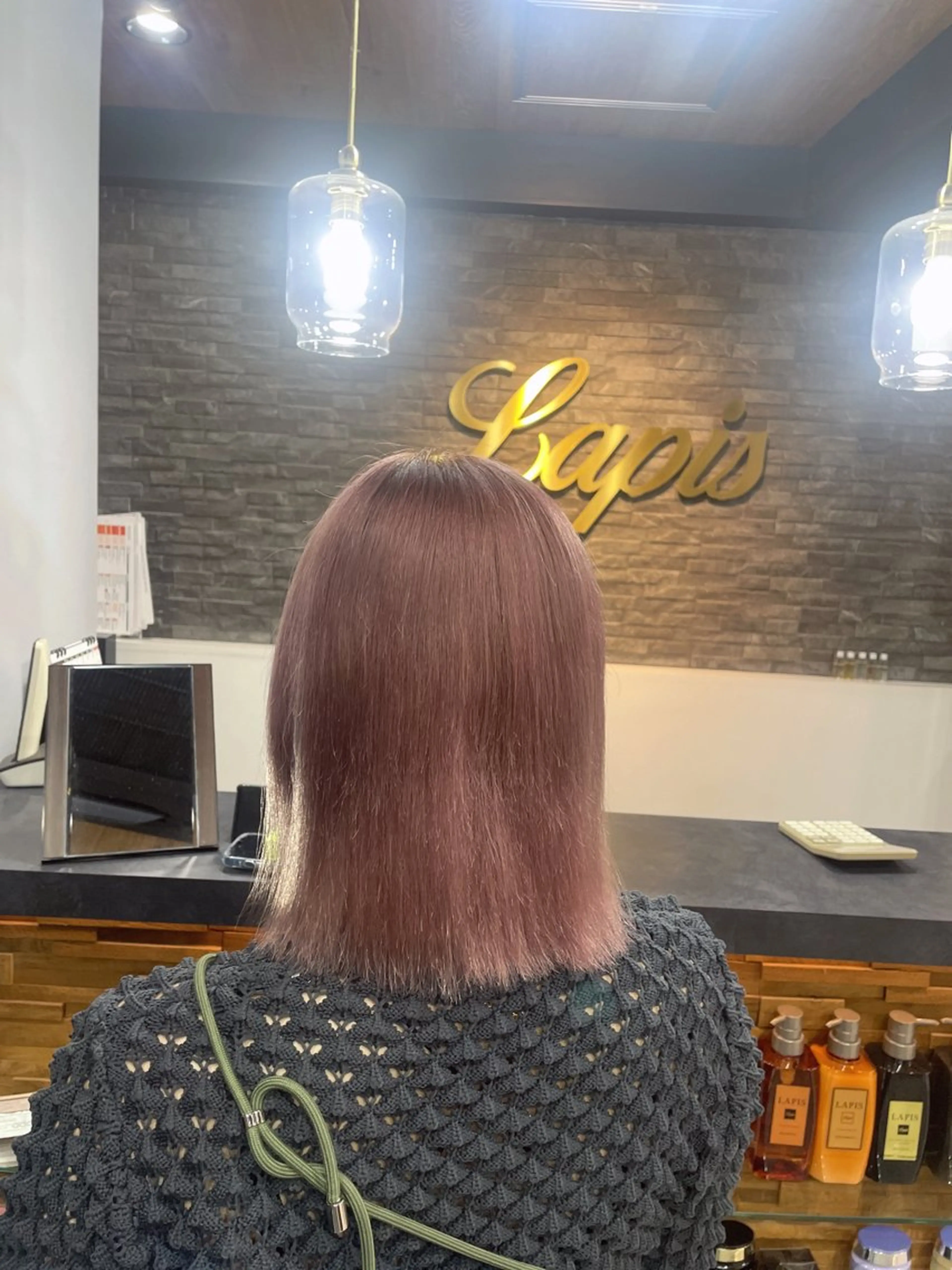 ミディアム lapis  Rie シールエクハイトーンのヘアスタイル