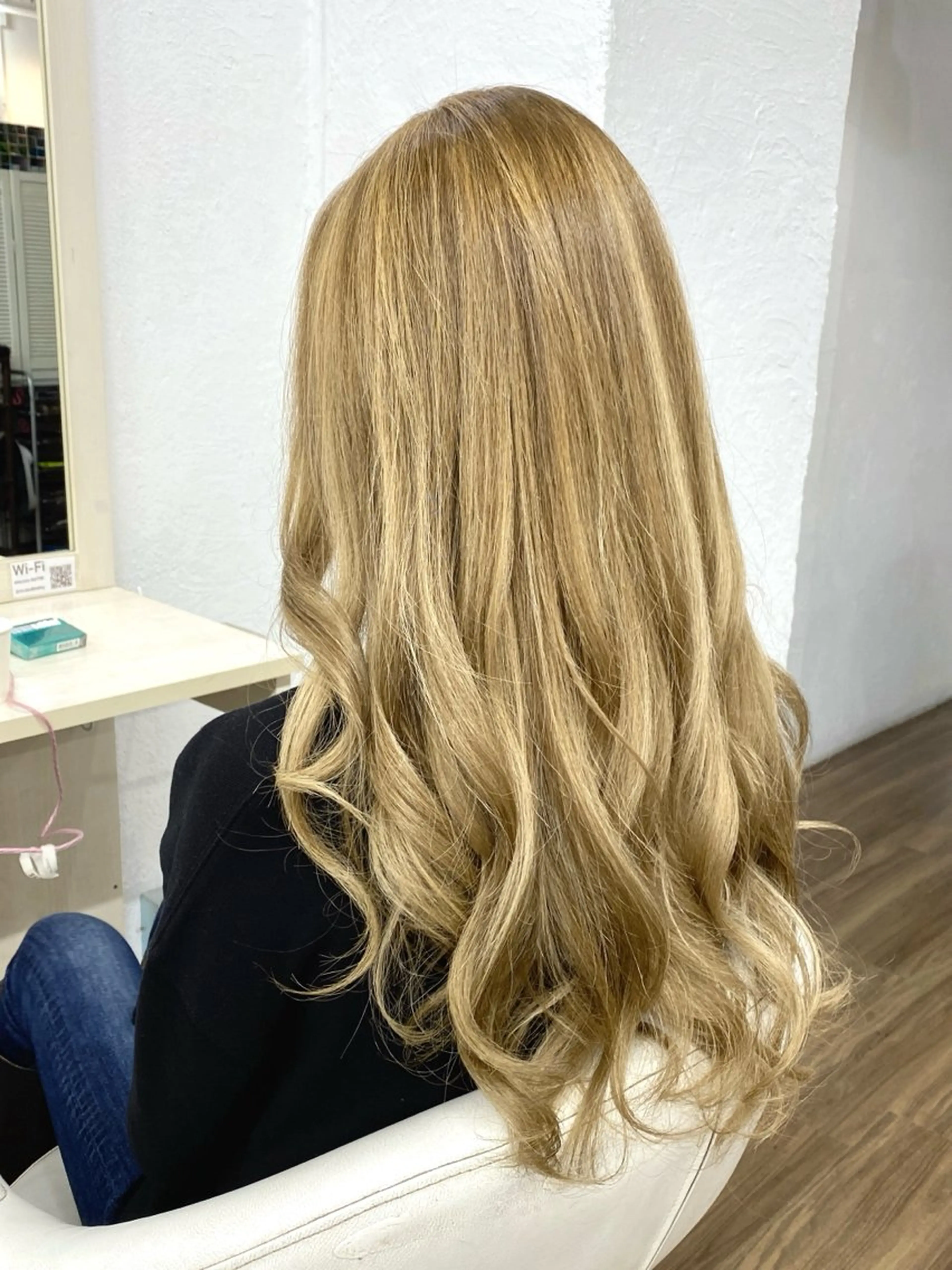 ロング カラー バレイヤージュ ハイライトカラー ハイトーンカラー ハイライト レイヤーカット GLOSS♡ ヤマガミコウジのヘアスタイル