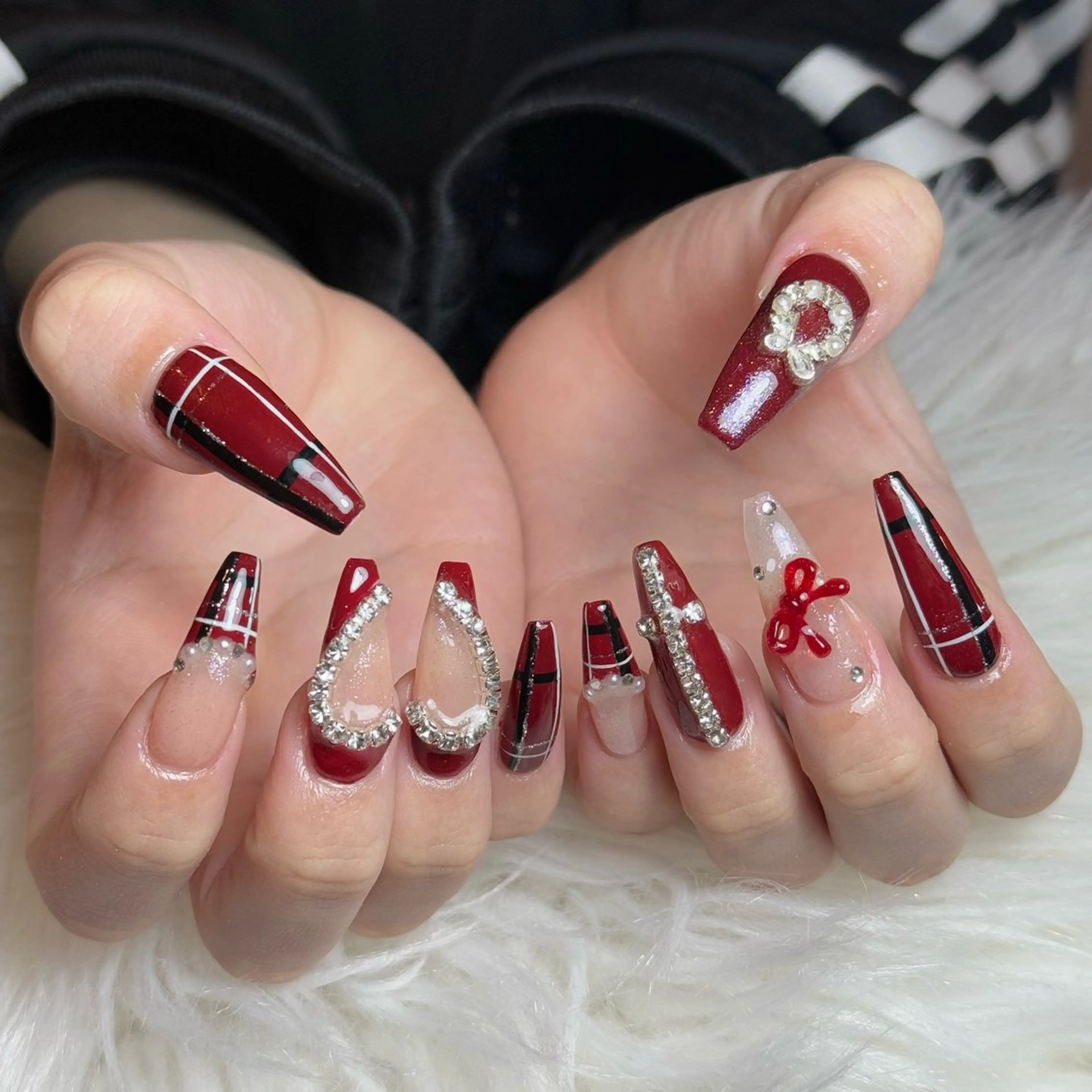 ネイル チークネイル フレンチネイル グラデーション キラキラネイル 韓国ネイル ハンドネイル Risa_ Nailのネイルデザイン