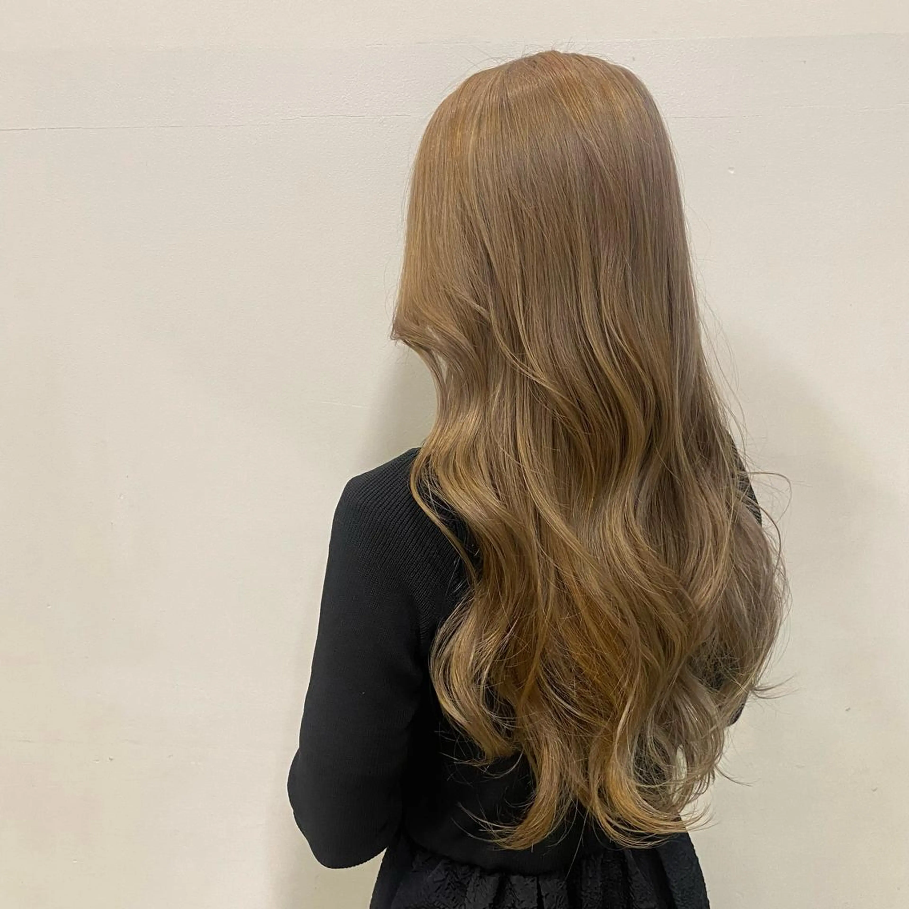 ロング 山川 玲奈のヘアスタイル