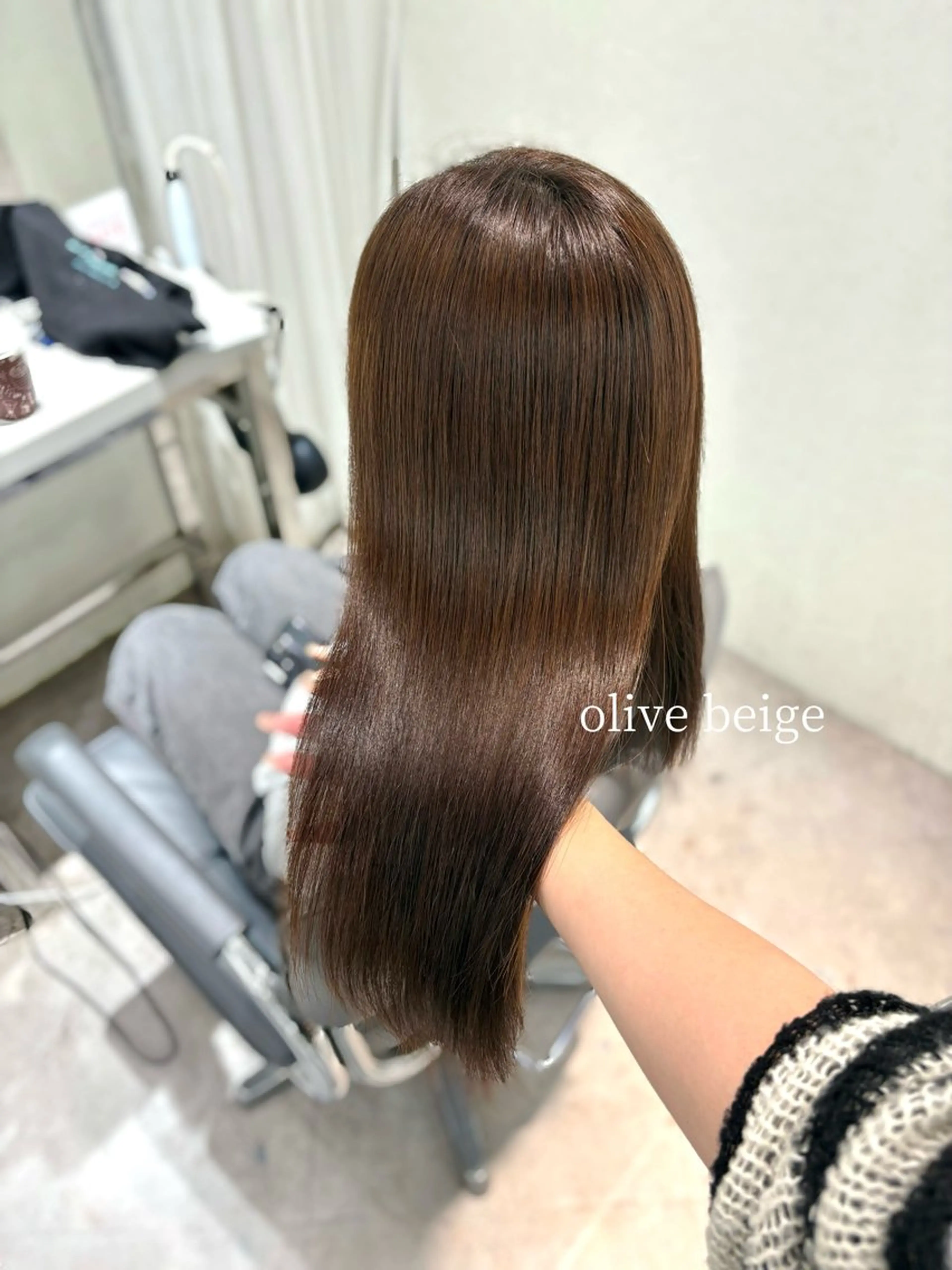 ロング カラー ベージュカラー 透明感カラー オリーブベージュ MEI🎀つやカラー 🎀レイヤー🎀渋谷のヘアスタイル