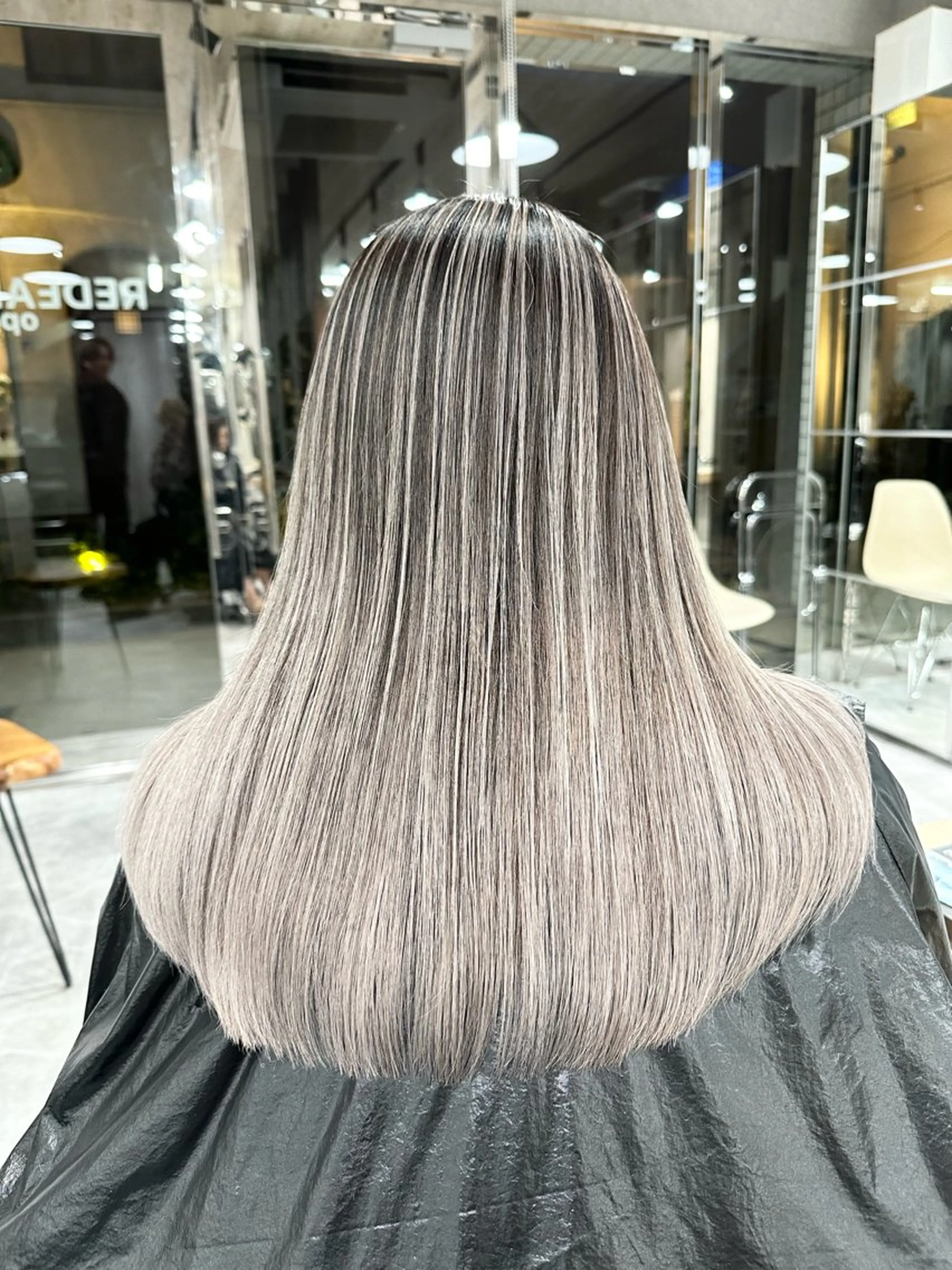 ロング カラー りょうへい/ 全頭ブリーチ/大宮のヘアスタイル