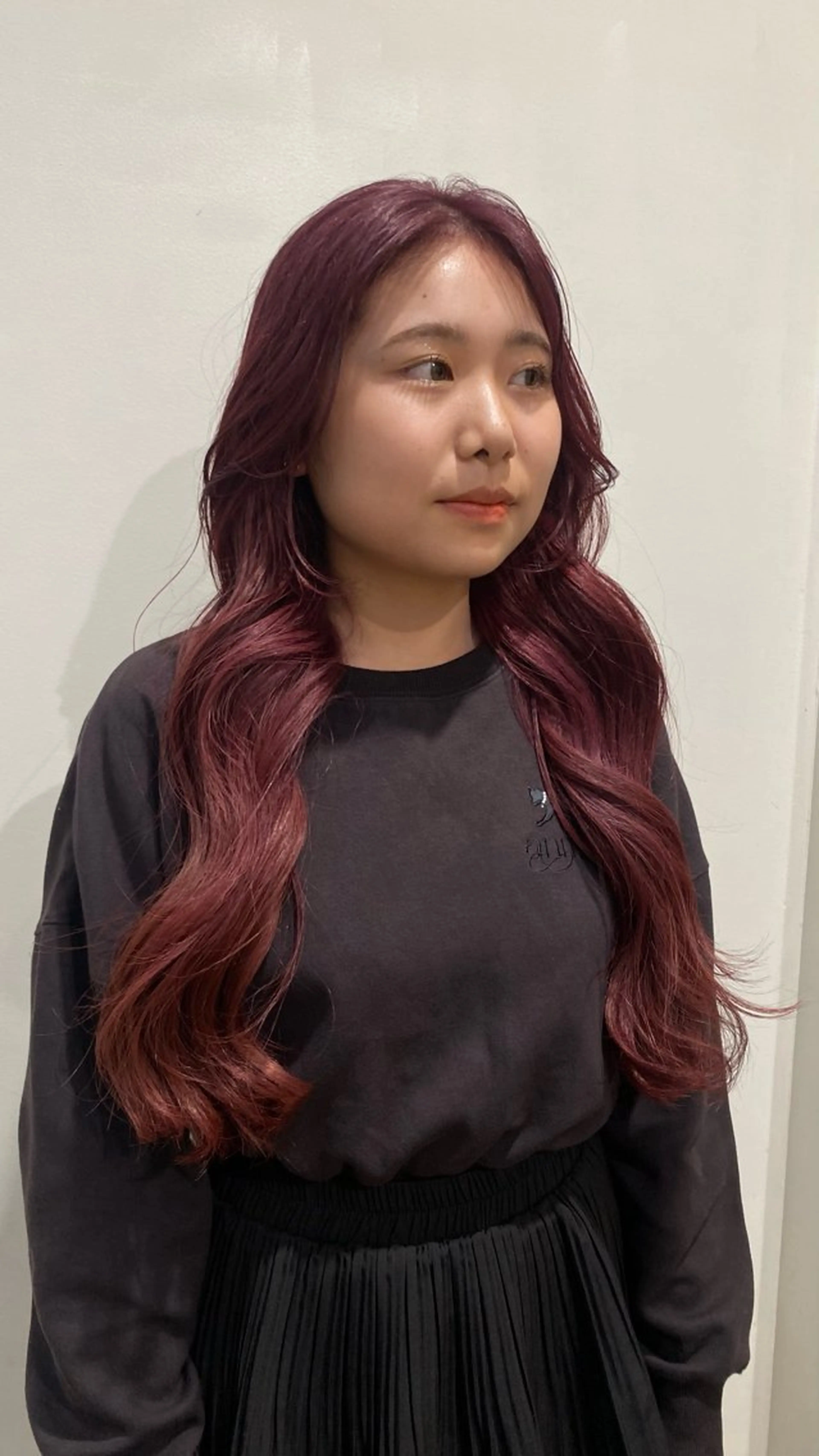 ロング カラー 磯谷 朋のヘアスタイル