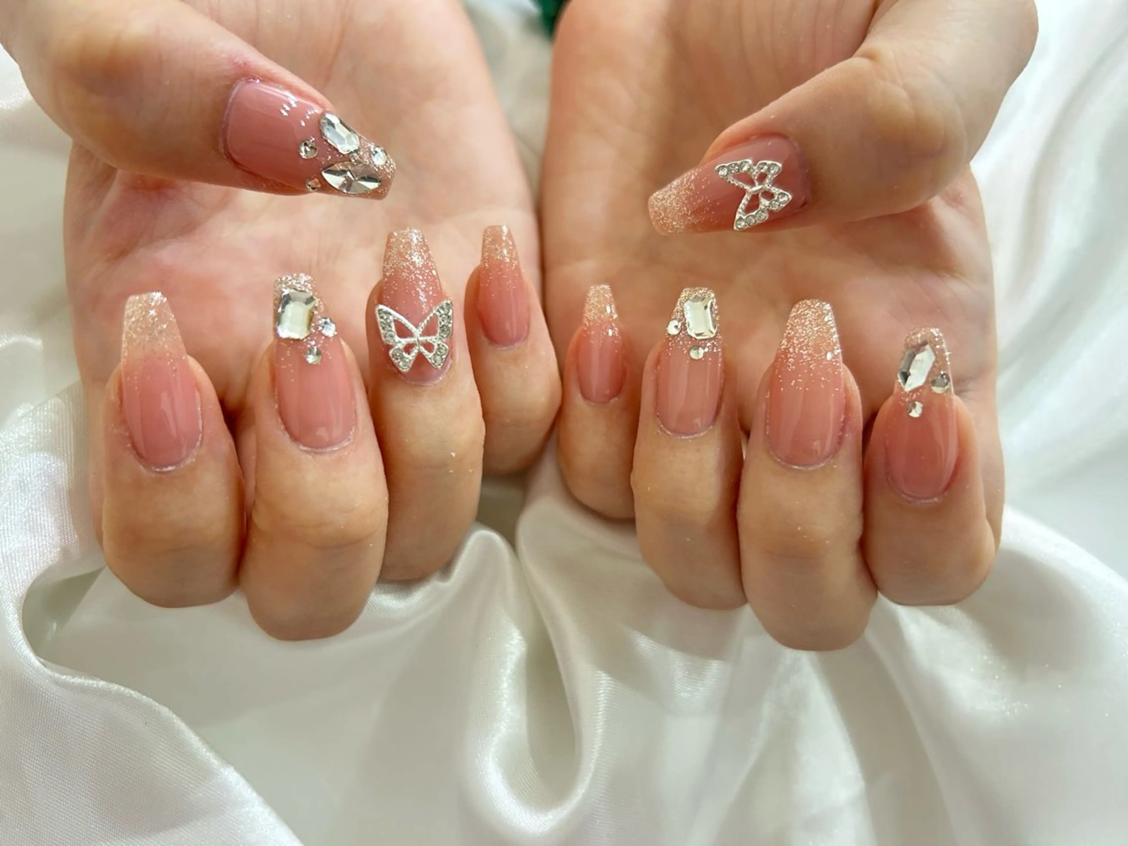 ロング Nailsalon Angeのネイルデザイン