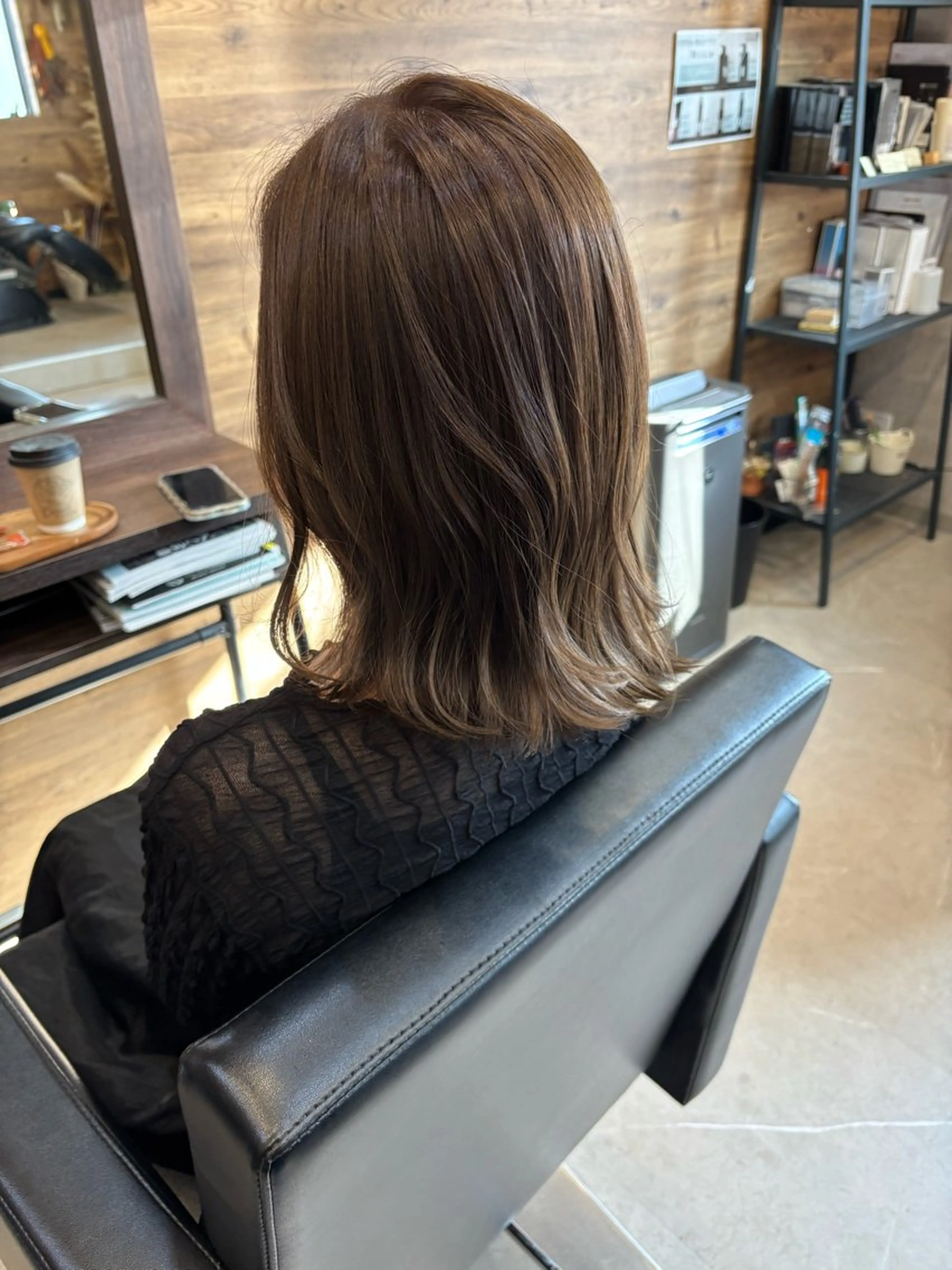 ミディアム カラー ベージュカラー 畑 愛花のヘアスタイル