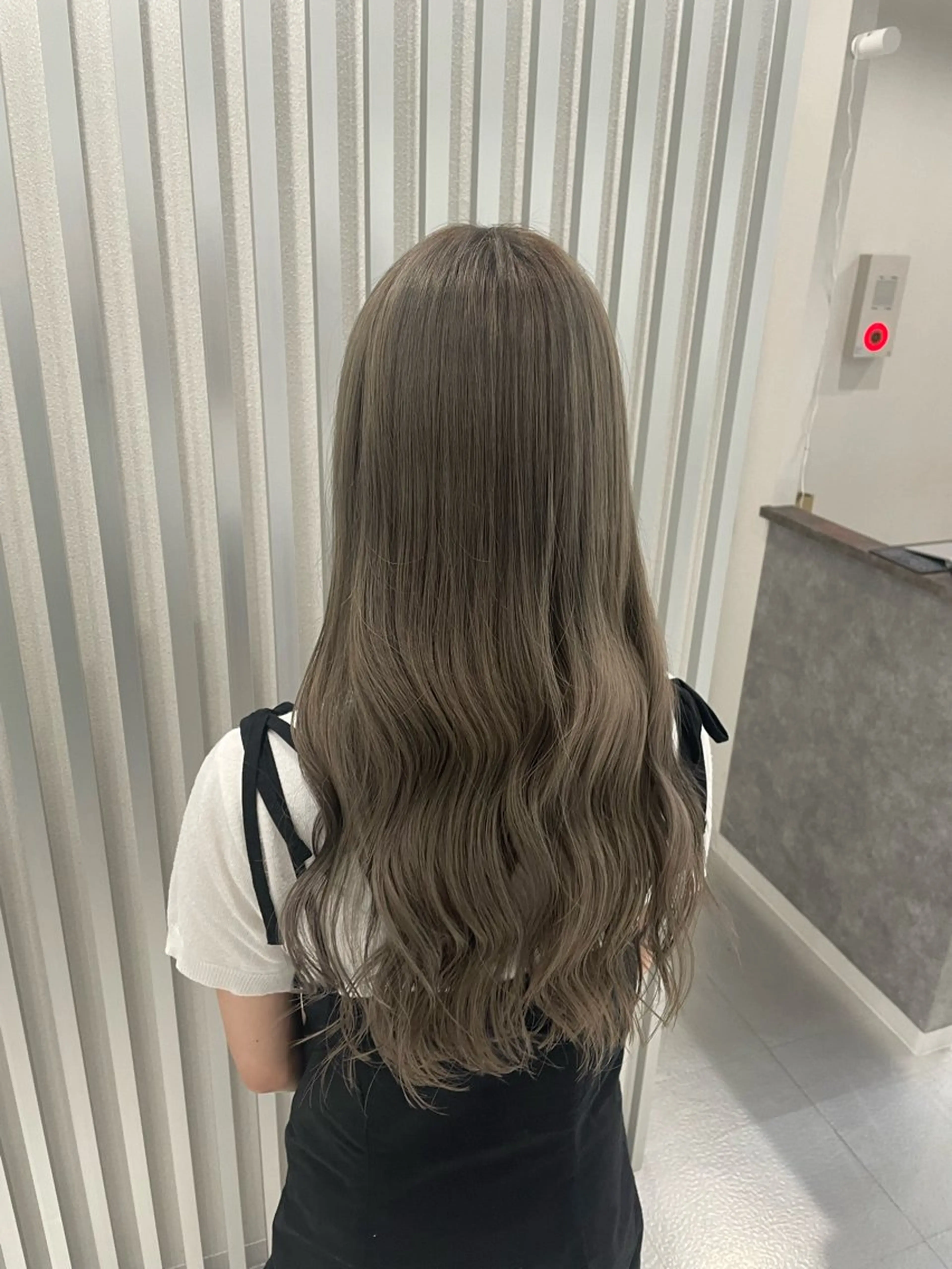 ロング カラー グレージュ オリーブグレージュ オリーブグレー 野崎 孝章のヘアスタイル