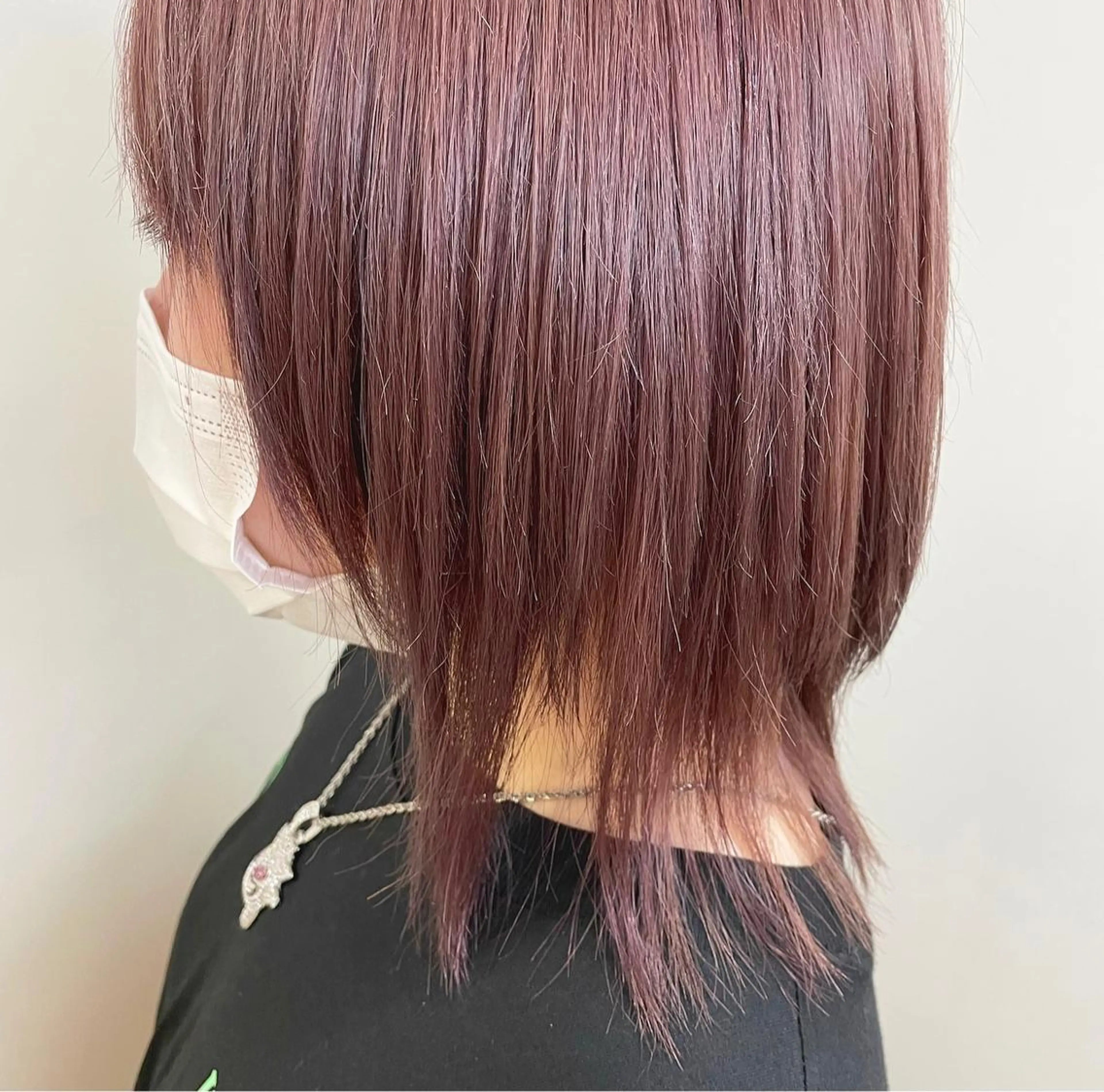 カラー ベージュカラー ピンクカラー ピンクベージュ ヘアカラー 小濵 美月のヘアスタイル