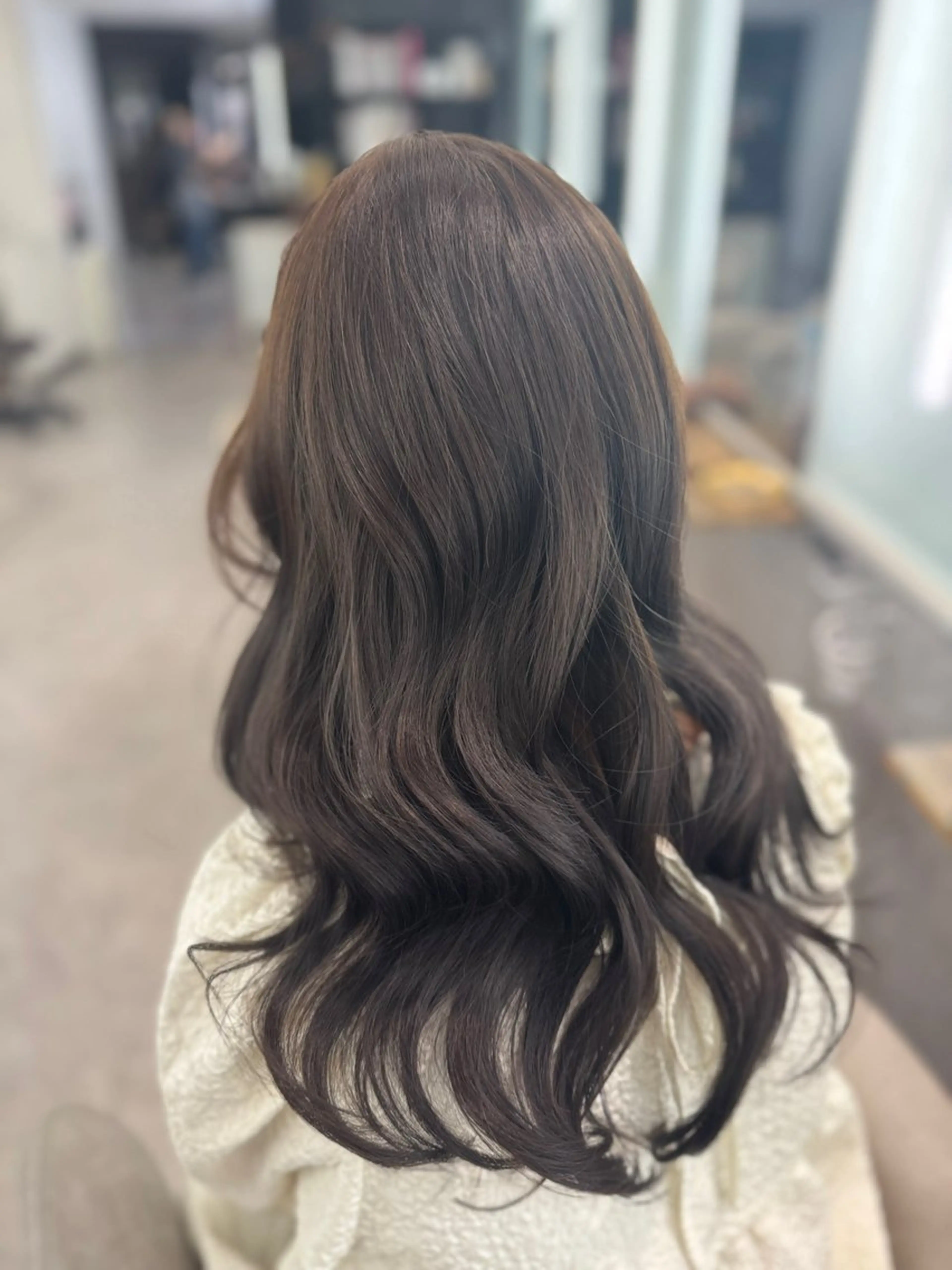 ロング カラー 透明感カラー グレージュ ヘアカラー HIROOKA EMIRIのヘアスタイル