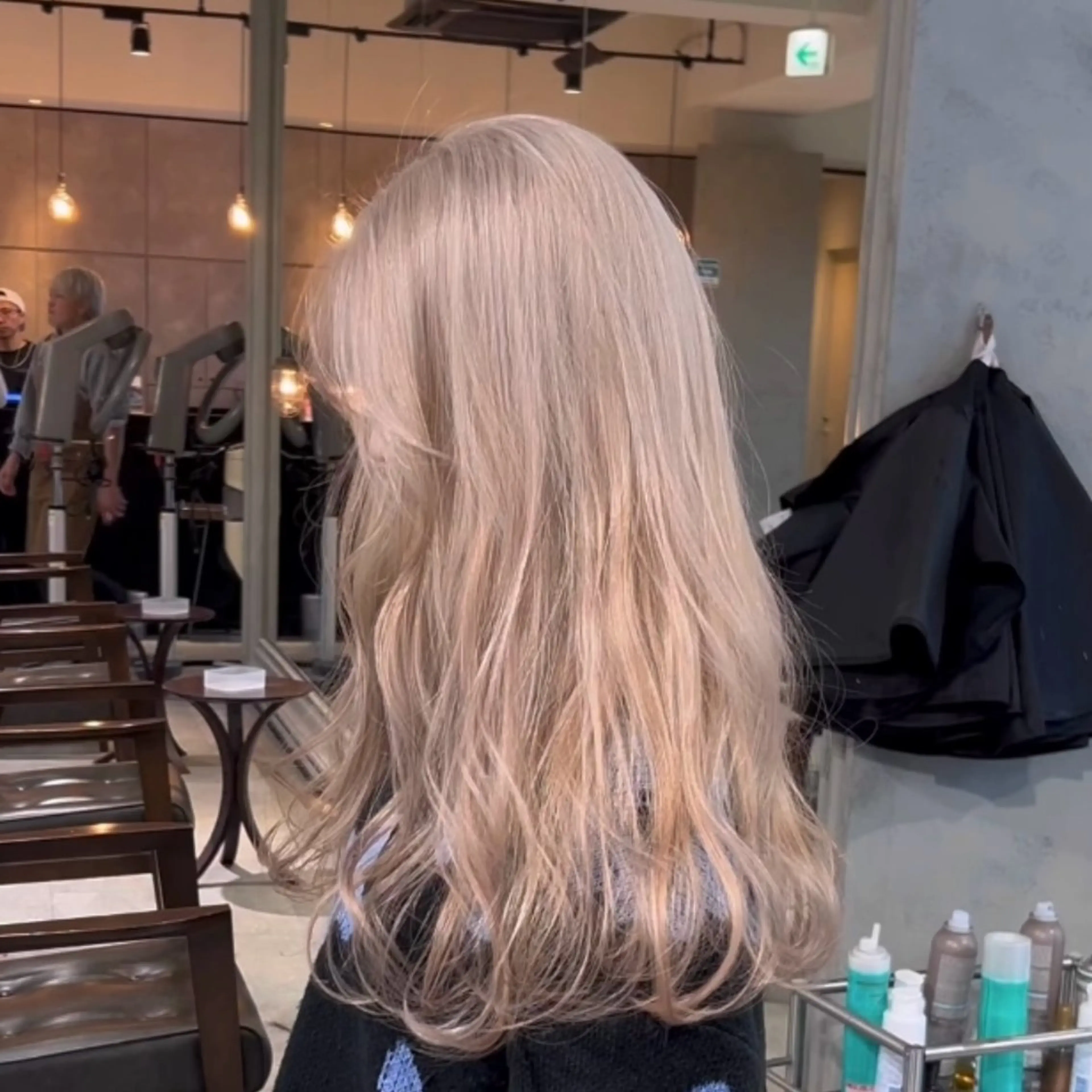 ロング カラー ヘアカラー 🩵ྀིハイトーン みほ🎀🫐のヘアスタイル