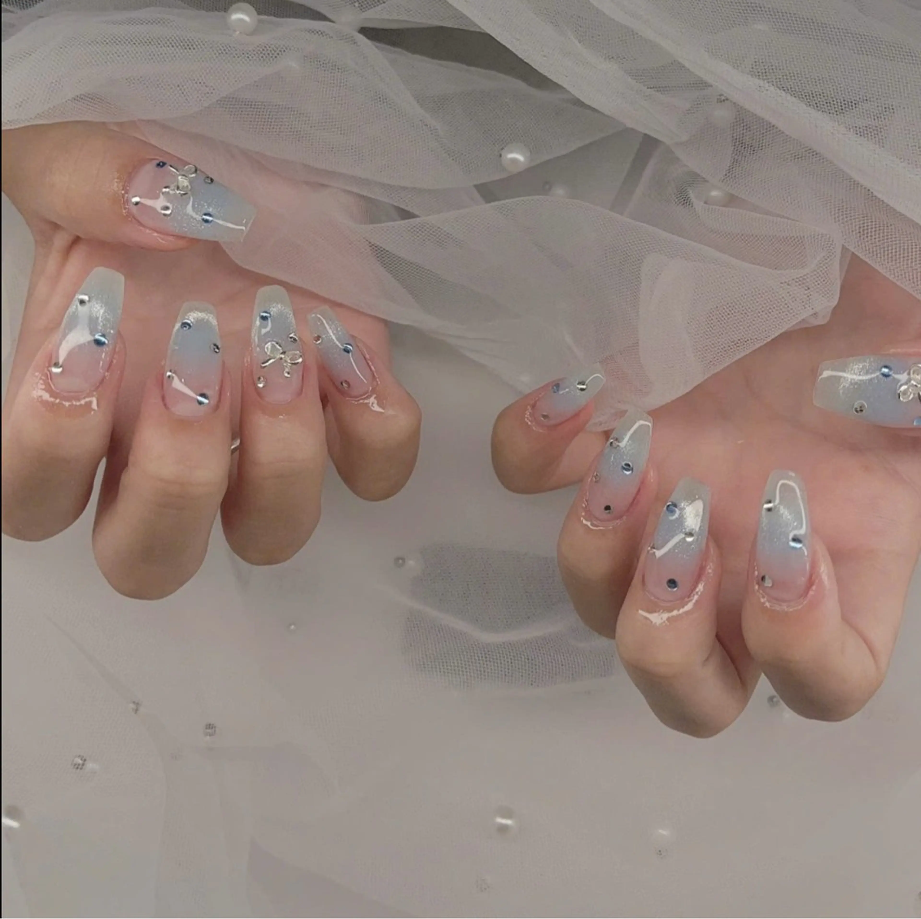 ネイル フレンチネイル キラキラネイル マグネットネイル ミラーネイル ニュアンスネイル ハンドネイル Lyn TA Nailのネイルデザイン