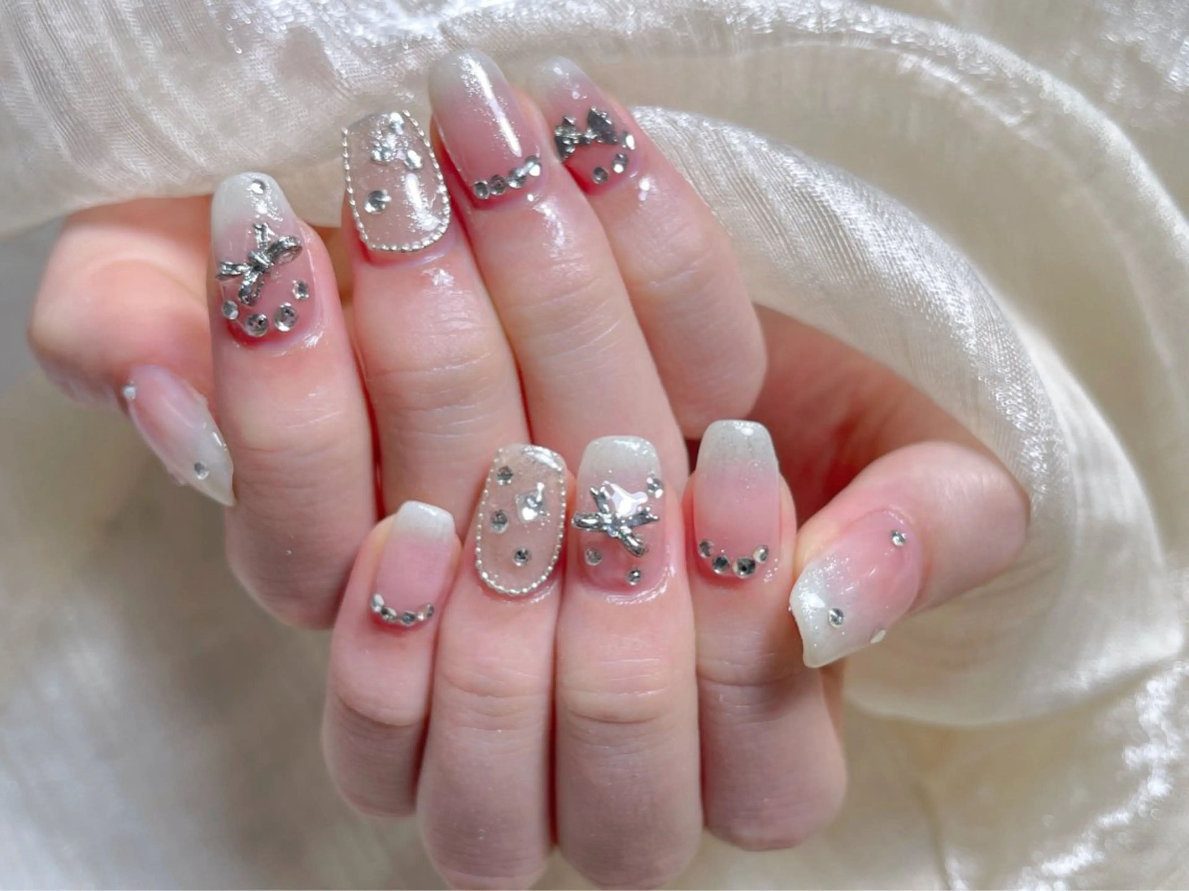 ネイル ハンドネイル 🎀ネイルサロン エクラYUI🎀のネイルデザイン