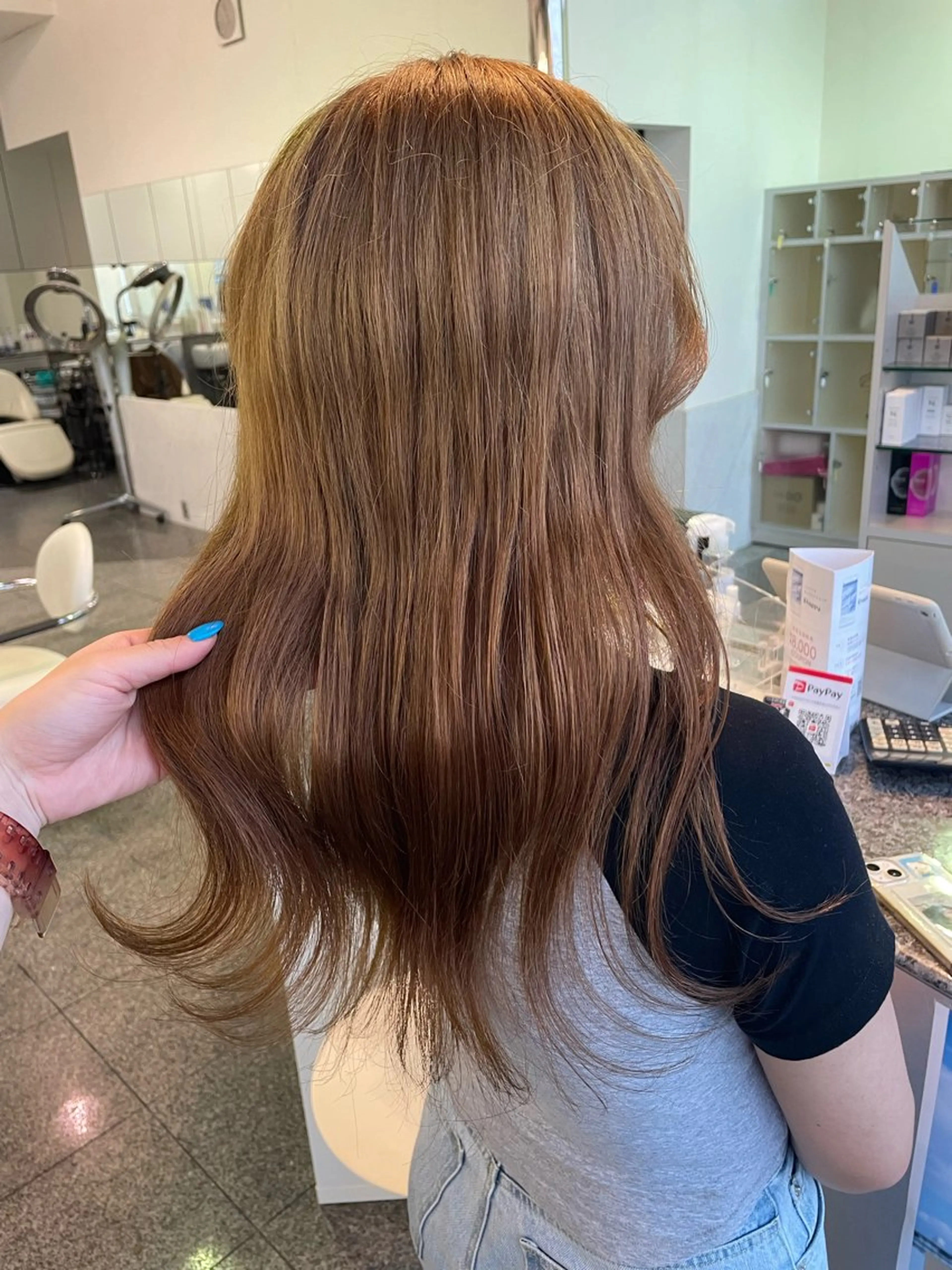 ミディアム カラー ベージュカラー ダブルカラー ヘアカラー トリートメント ハイトーン、ブリーチ 🤍足立里湖のヘアスタイル