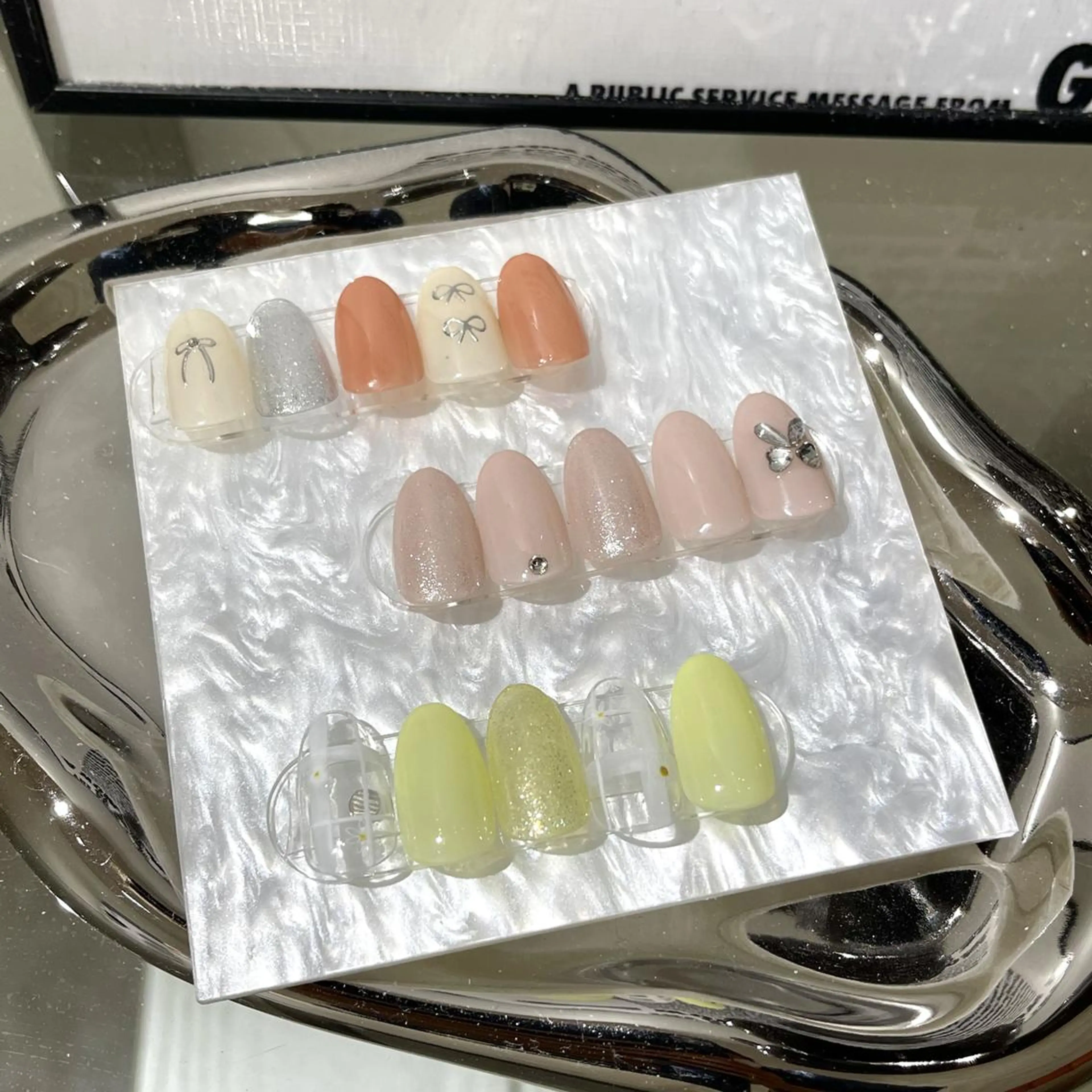 ネイル アートネイル フラッシュネイル フレンチネイル ジェルネイル ガラスフレンチ M2beauty Renaのネイルデザイン