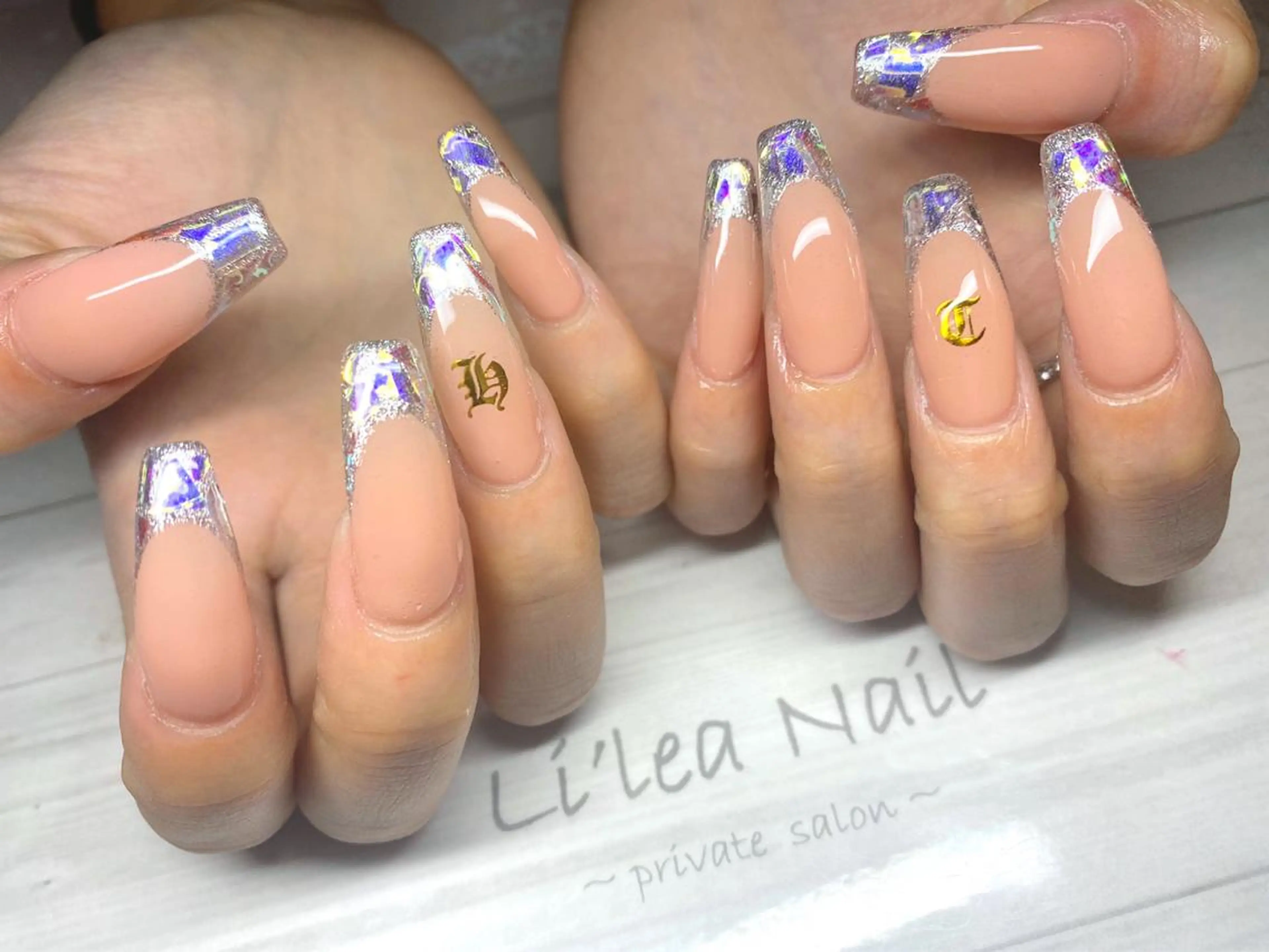 ロング ネイル Li'leaNail AINAのネイルデザイン