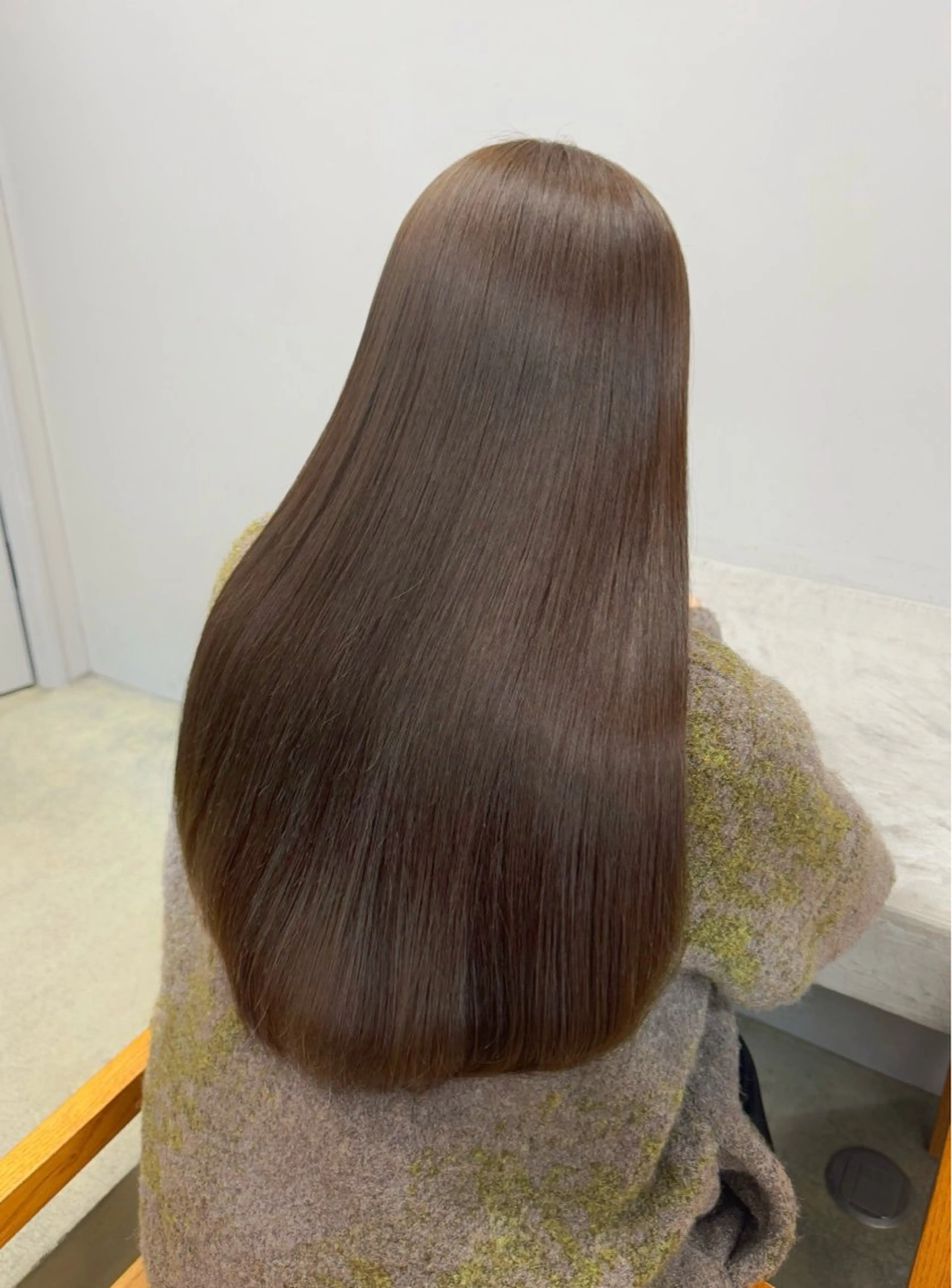 カラー アッシュ アッシュグレー アッシュグレージュ 透明感カラー グレージュ ヘアカラー トリートメント maina/透明感 ベージュ/暖色カラーのヘアスタイル