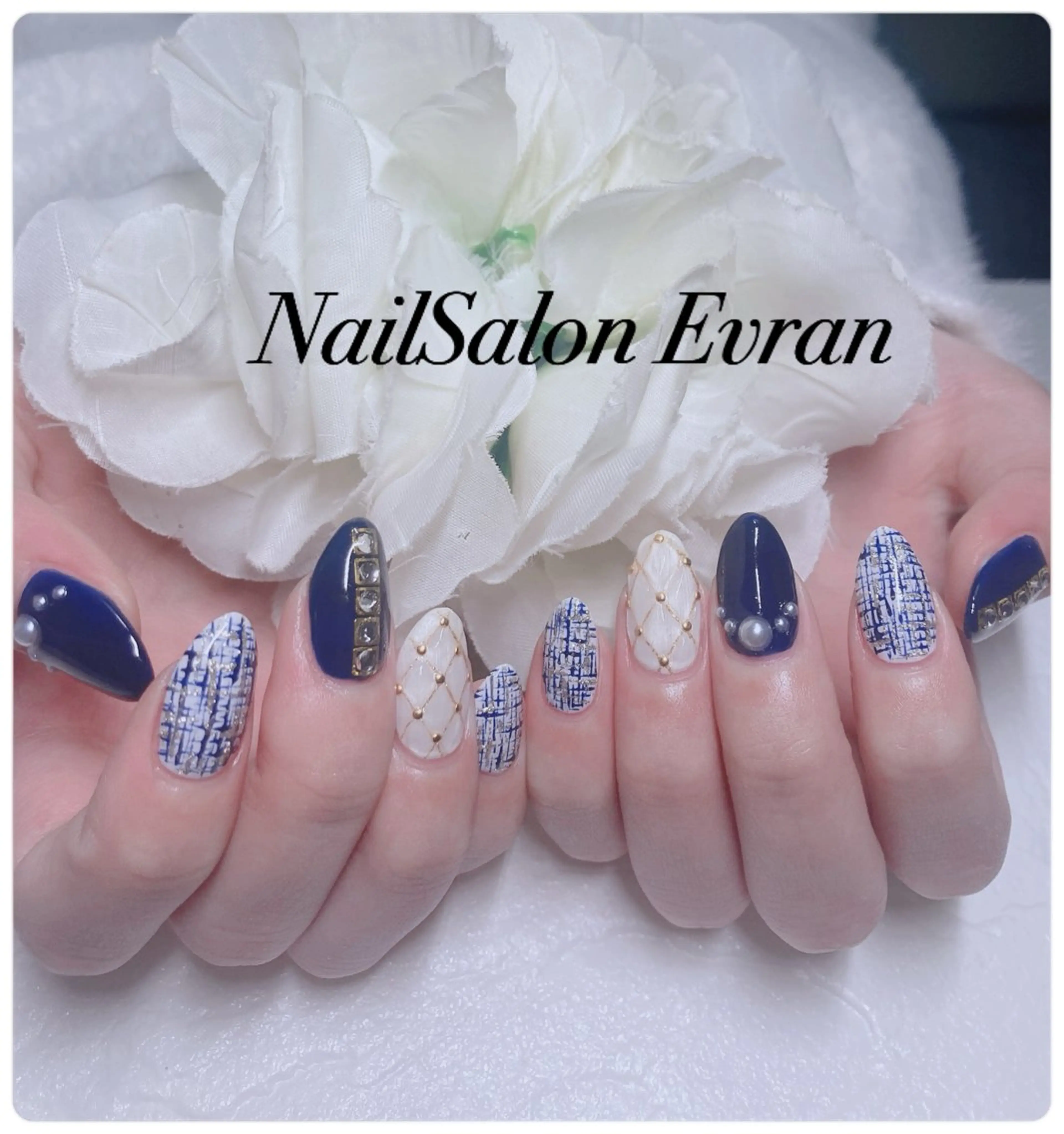 ネイル アートネイル フレンチネイル マグネットネイル 持ち込み ニュアンスネイル ハンドネイル Nail salon Evranのネイルデザイン