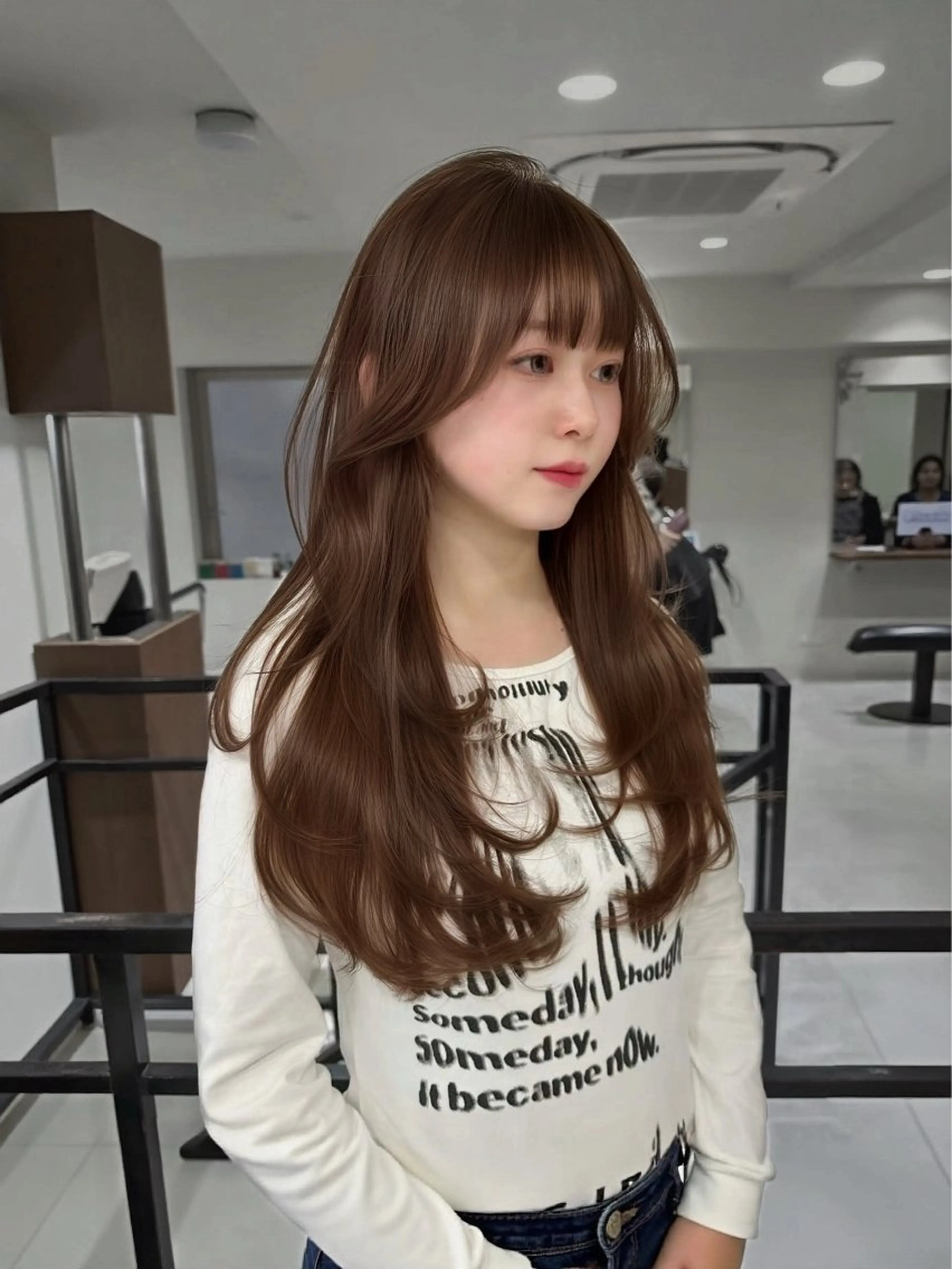 ロング ヘアカラー 三浦 若奈のヘアスタイル