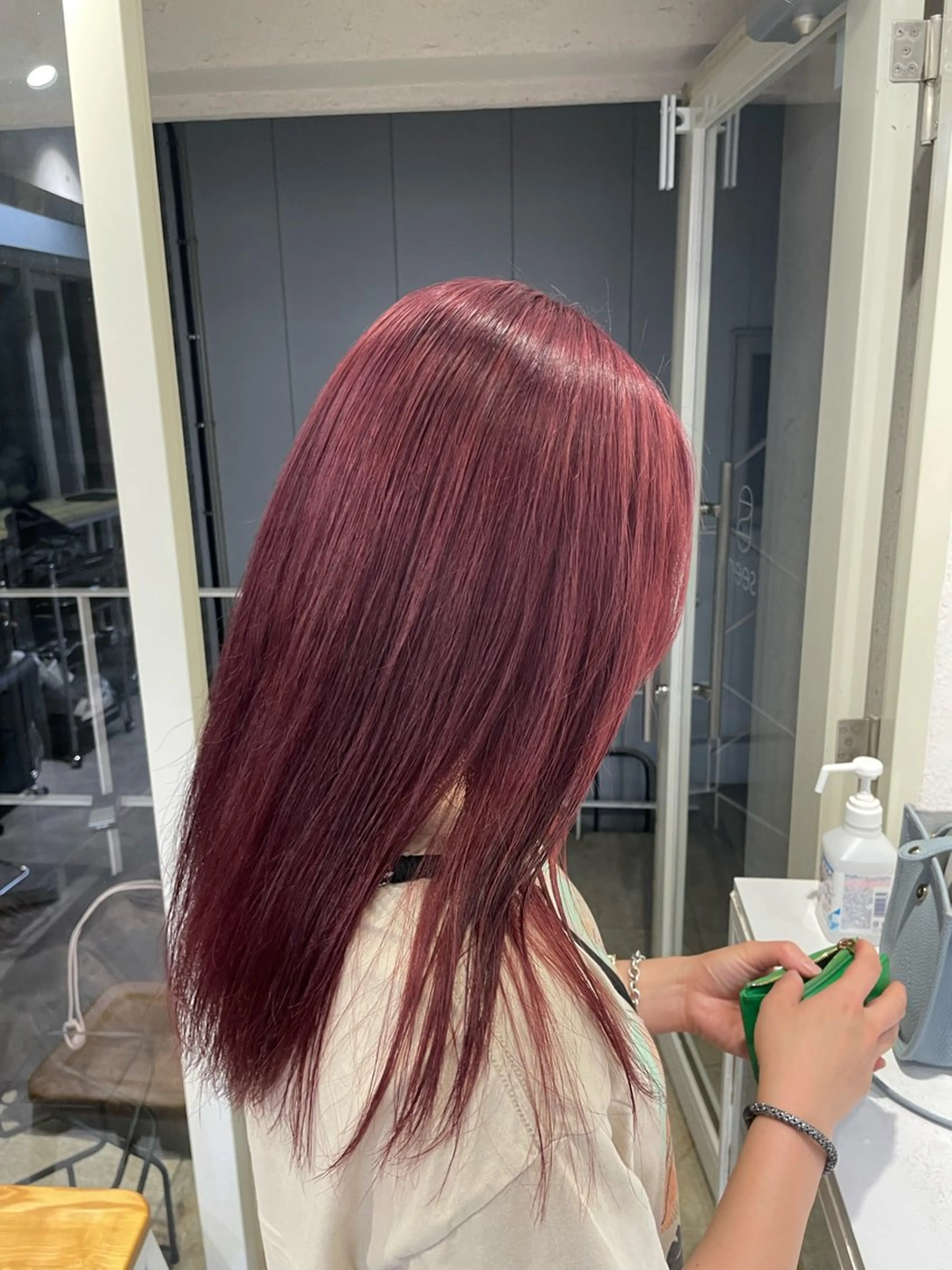 カラー ブリーチ ピンクカラー レッドカラー ヘアカラー seen所属・🌟オシャレカラー tora🌟のヘアスタイル