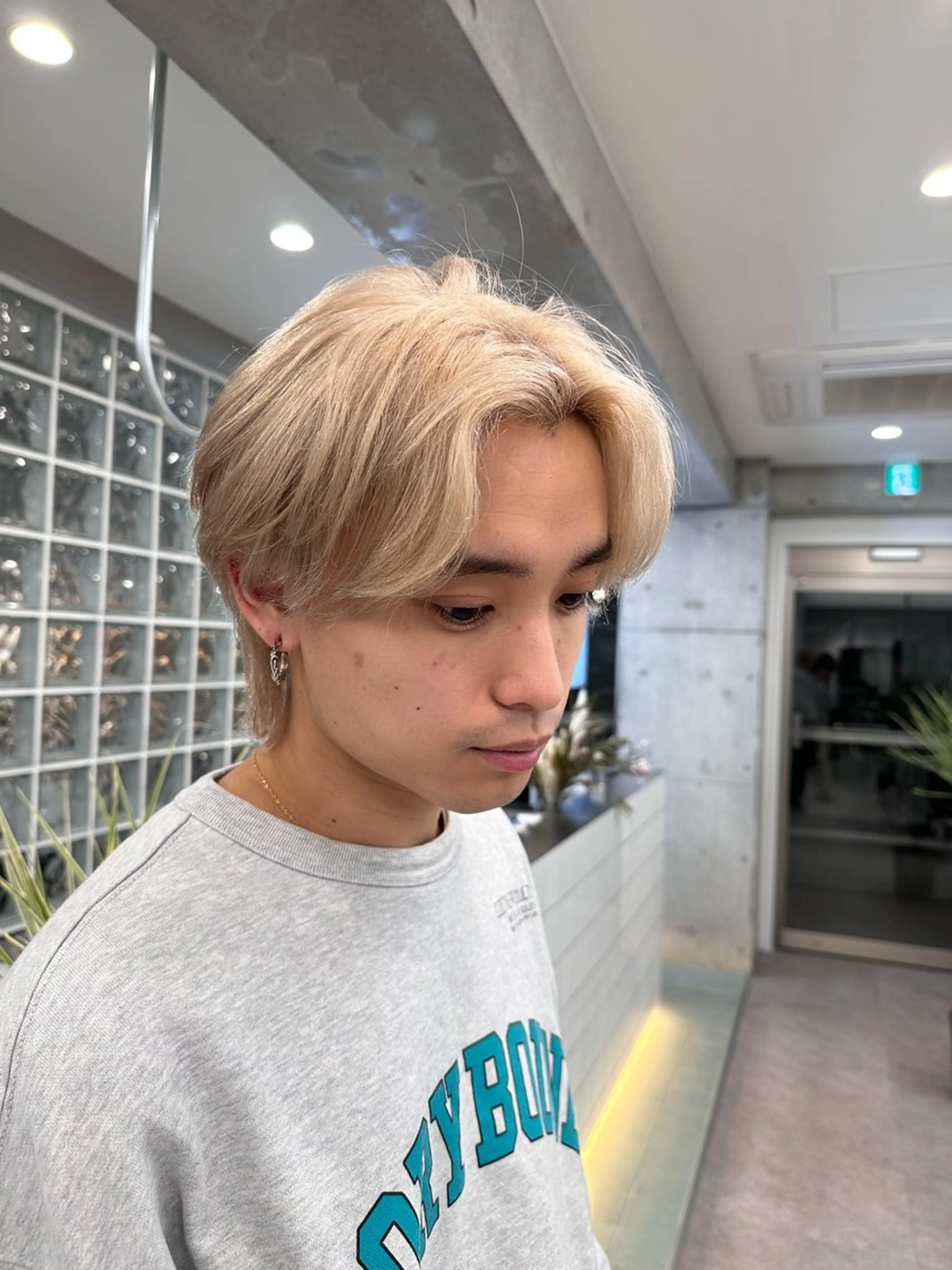 ショート cinq PROJECT所属・ミルクティーベージュ /三村克彦のヘアスタイル