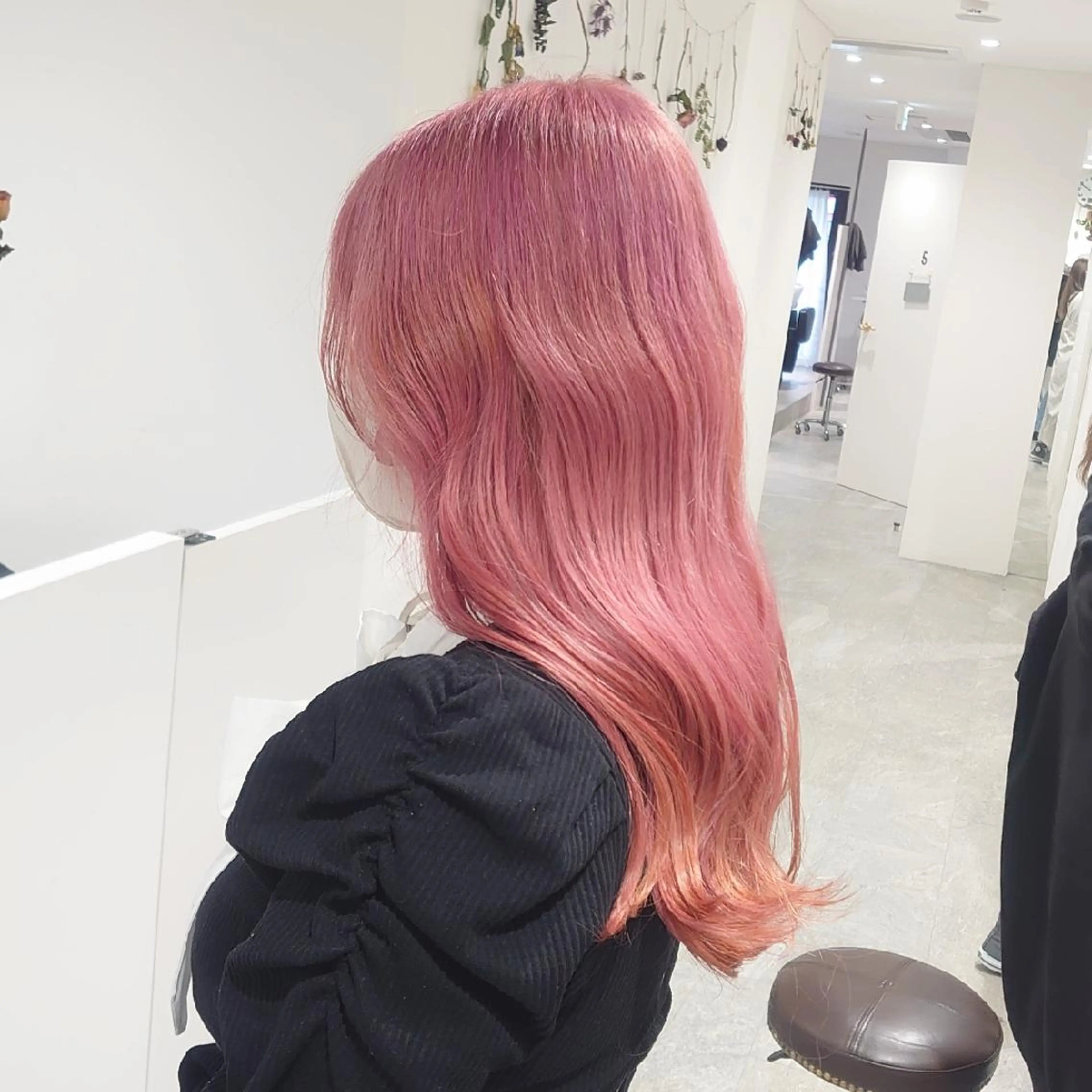 セミロング カラー カット ヘアカラー E Komo hair所属・Wow❕E Komo hair 永井一輝のヘアスタイル