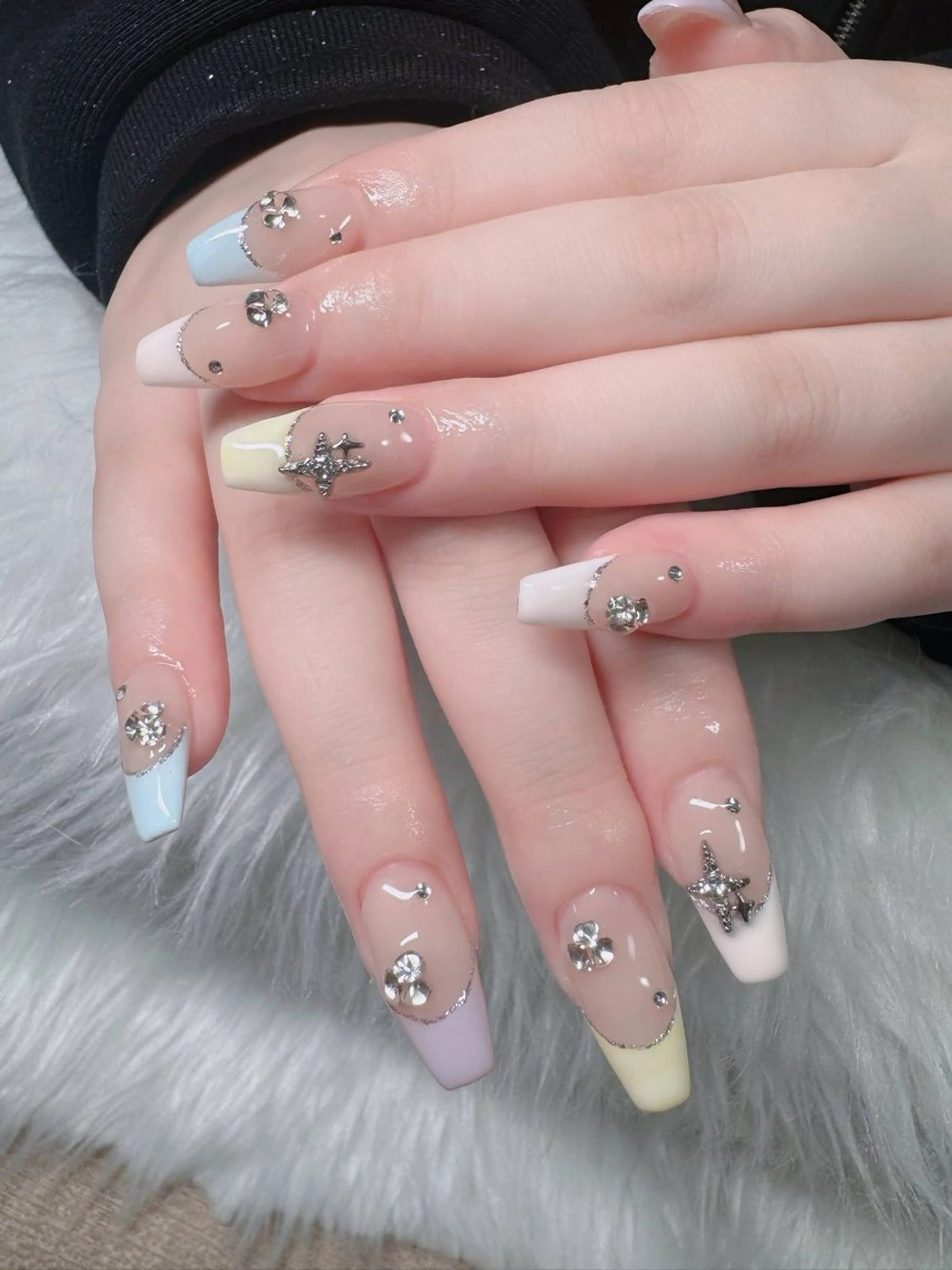 ネイル オーロラネイル フレンチネイル ジェルネイル ハロウィン キラキラネイル ハンドネイル H.baby Nail Salonのネイルデザイン