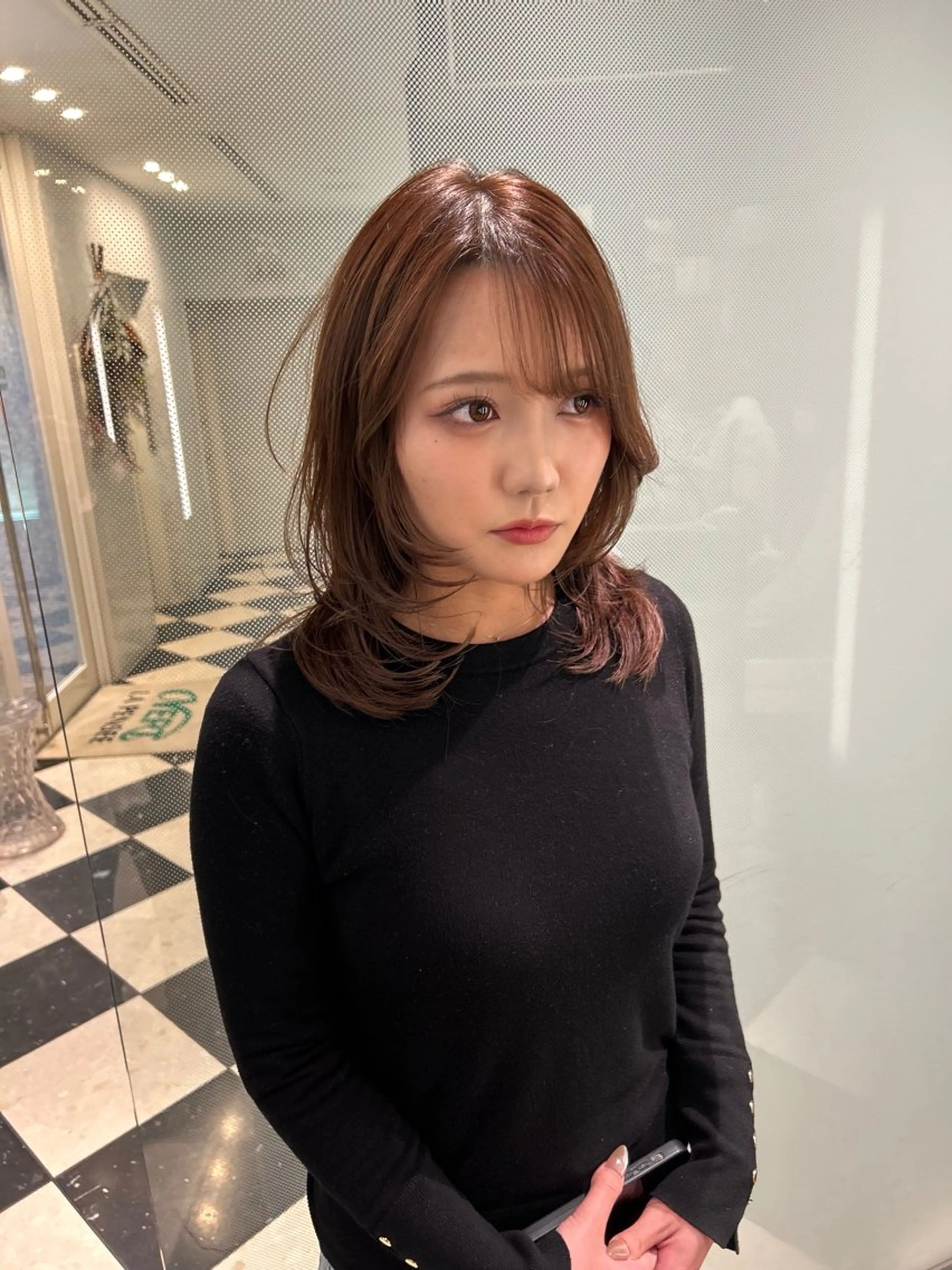 ミディアム カラー ベージュカラー ブラウンカラー レイヤーカット LA PENSEE BLEU所属・大谷美佳/レイヤー カット/ツヤ髪のヘアスタイル