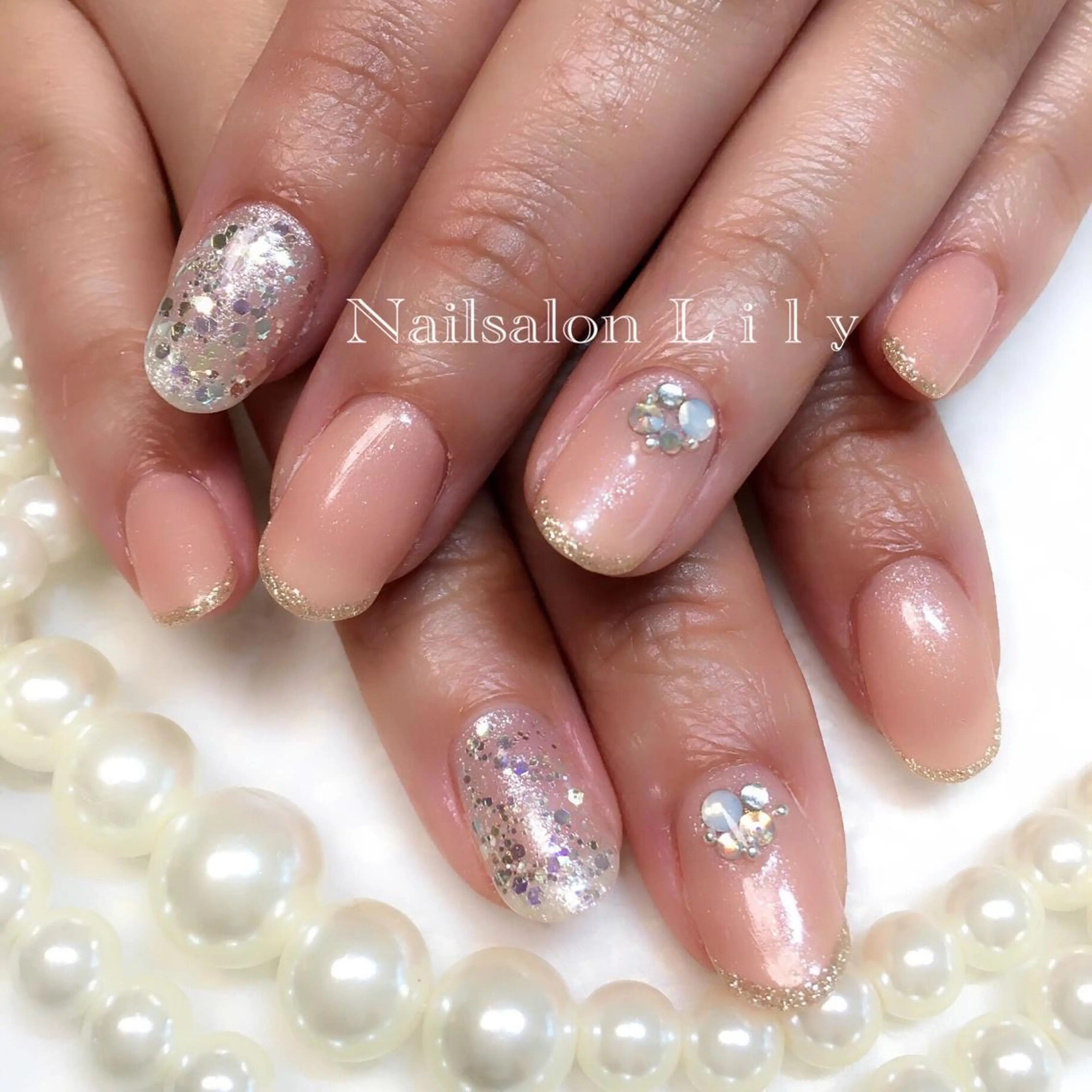 ネイル 卒業式 キラキラネイル Nailsalon Lilyのネイルデザイン