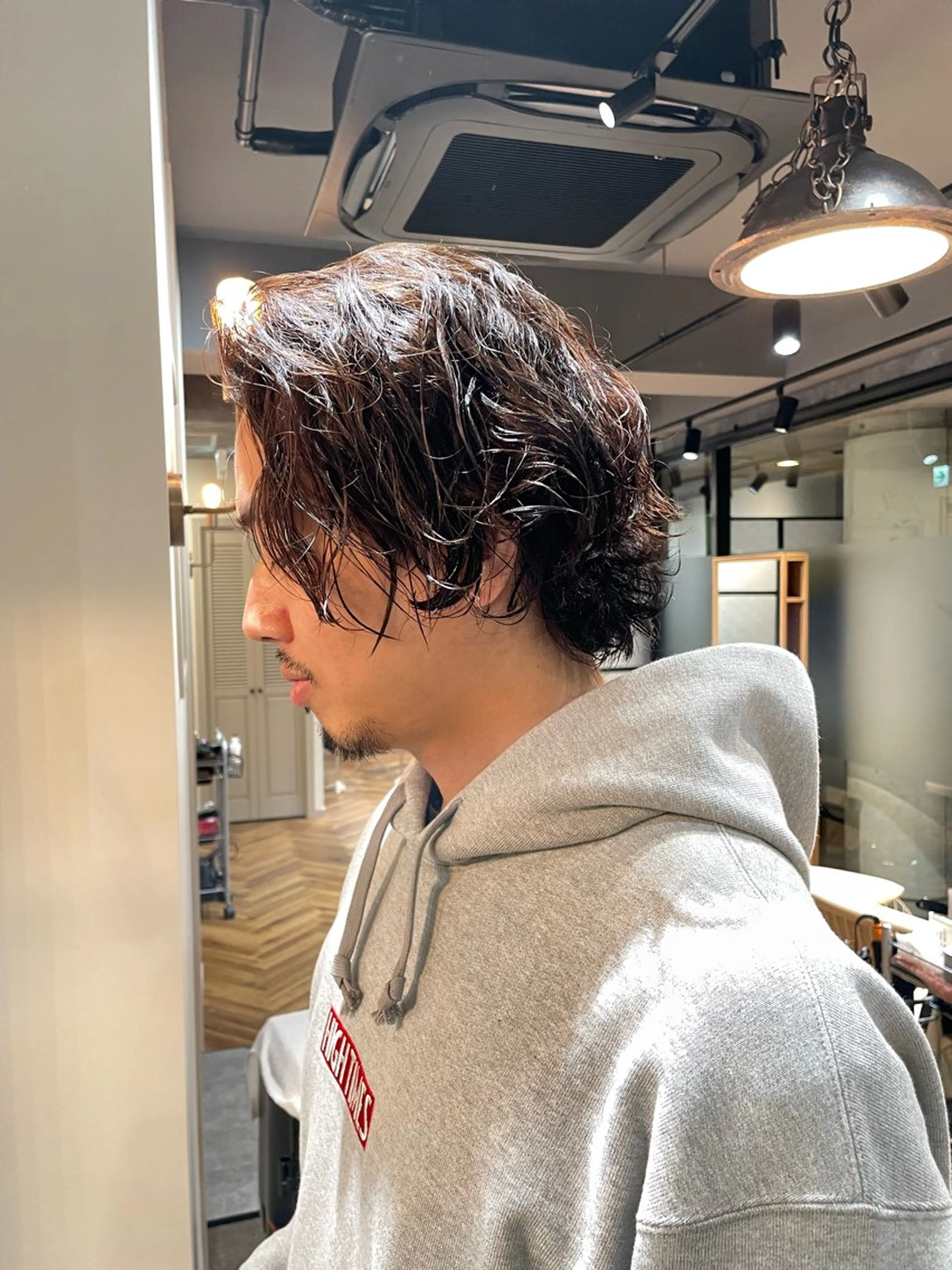 ミディアム パーマ メンズ ミディアムパーマ メンズパーマ ニュアンスパーマ eyesburg W/est所属・ショートボブ 村上のヘアスタイル