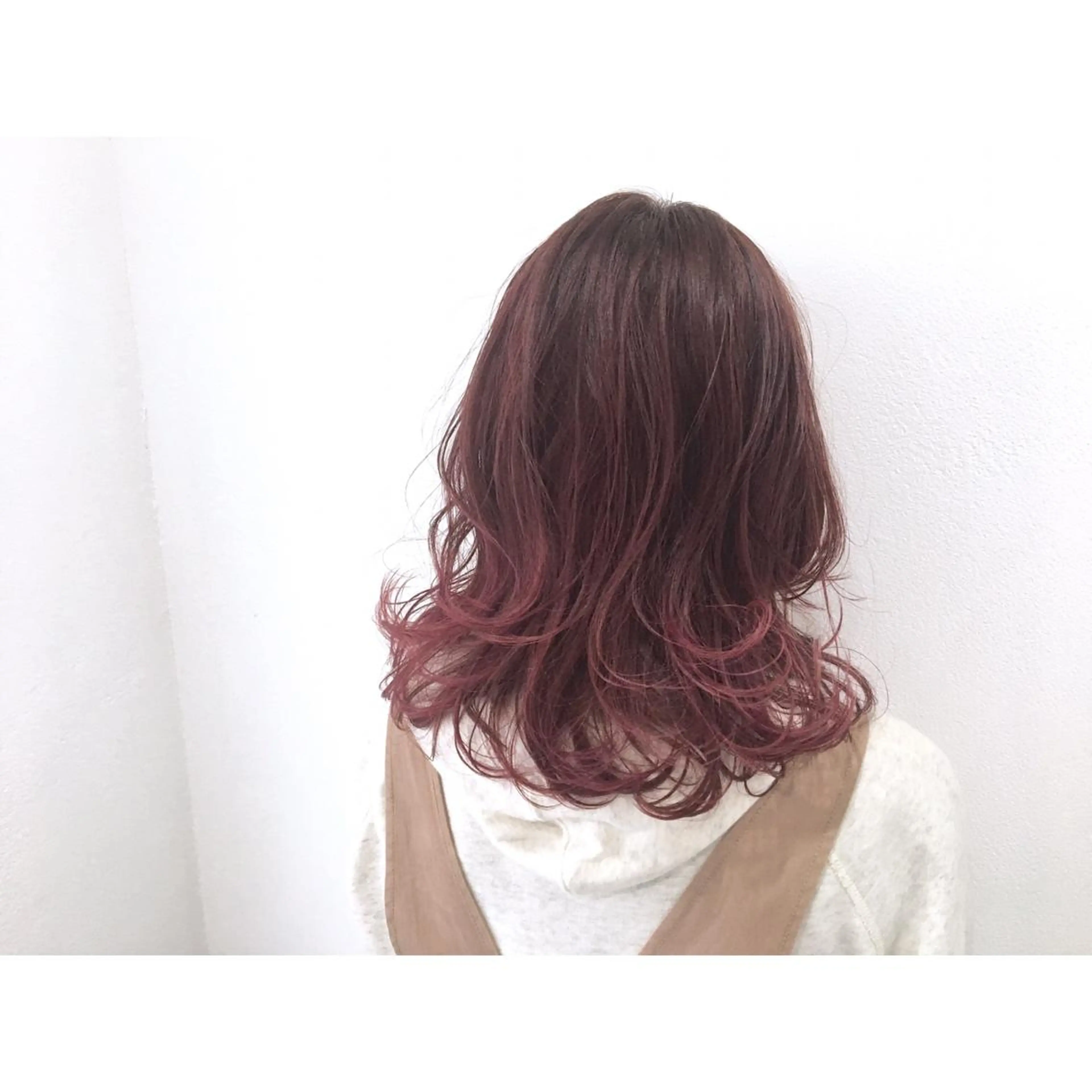ミディアム カラー パーマ ヘアアレンジ メンズ マツエク・マツパ グラデーションカラー ピンクカラー カラーマツエク seen所属・境 健助のヘアスタイル