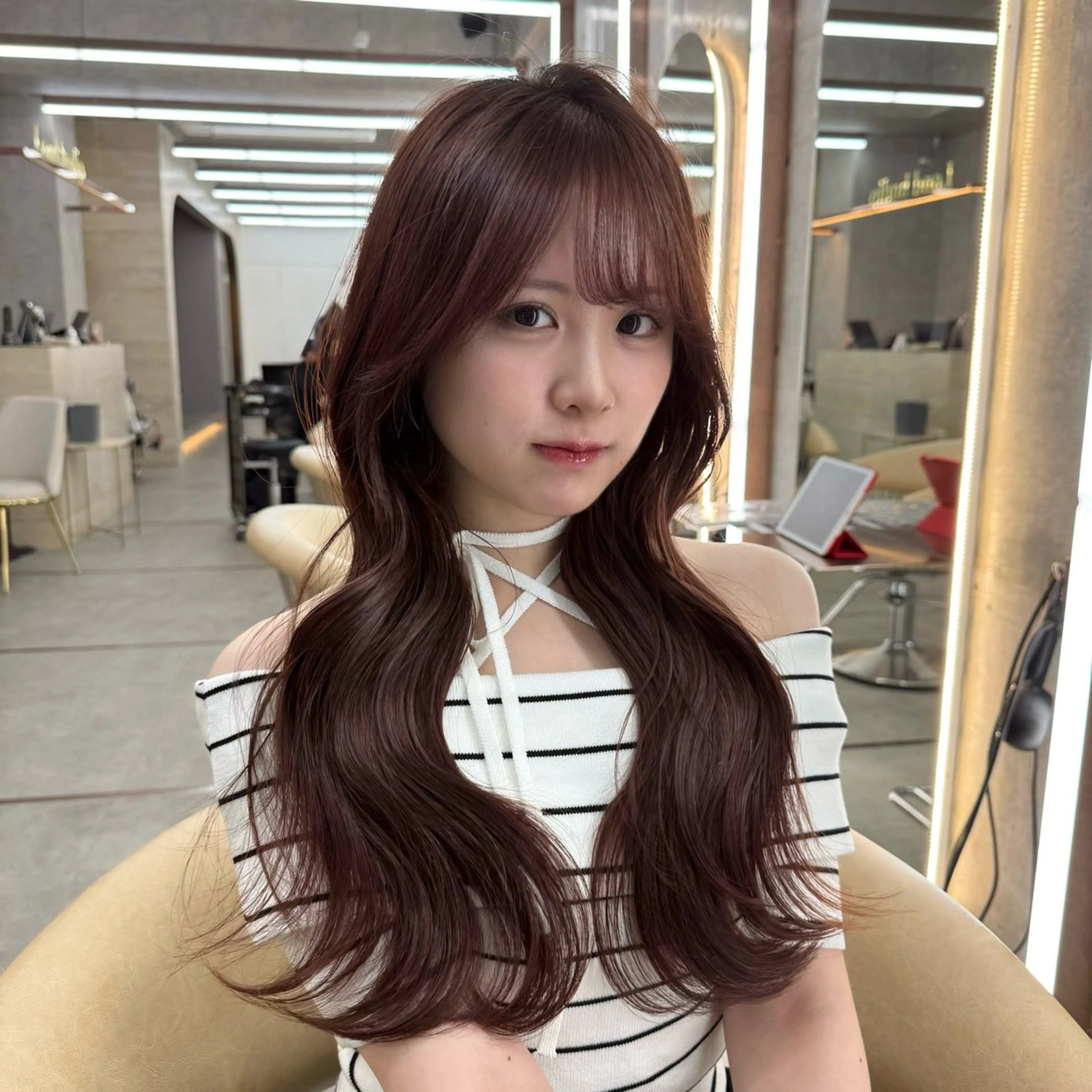 ロング カラー カット ヘアカラー トリートメント 韓国レイヤー🩵ダメ ージレスケアカラーのヘアスタイル